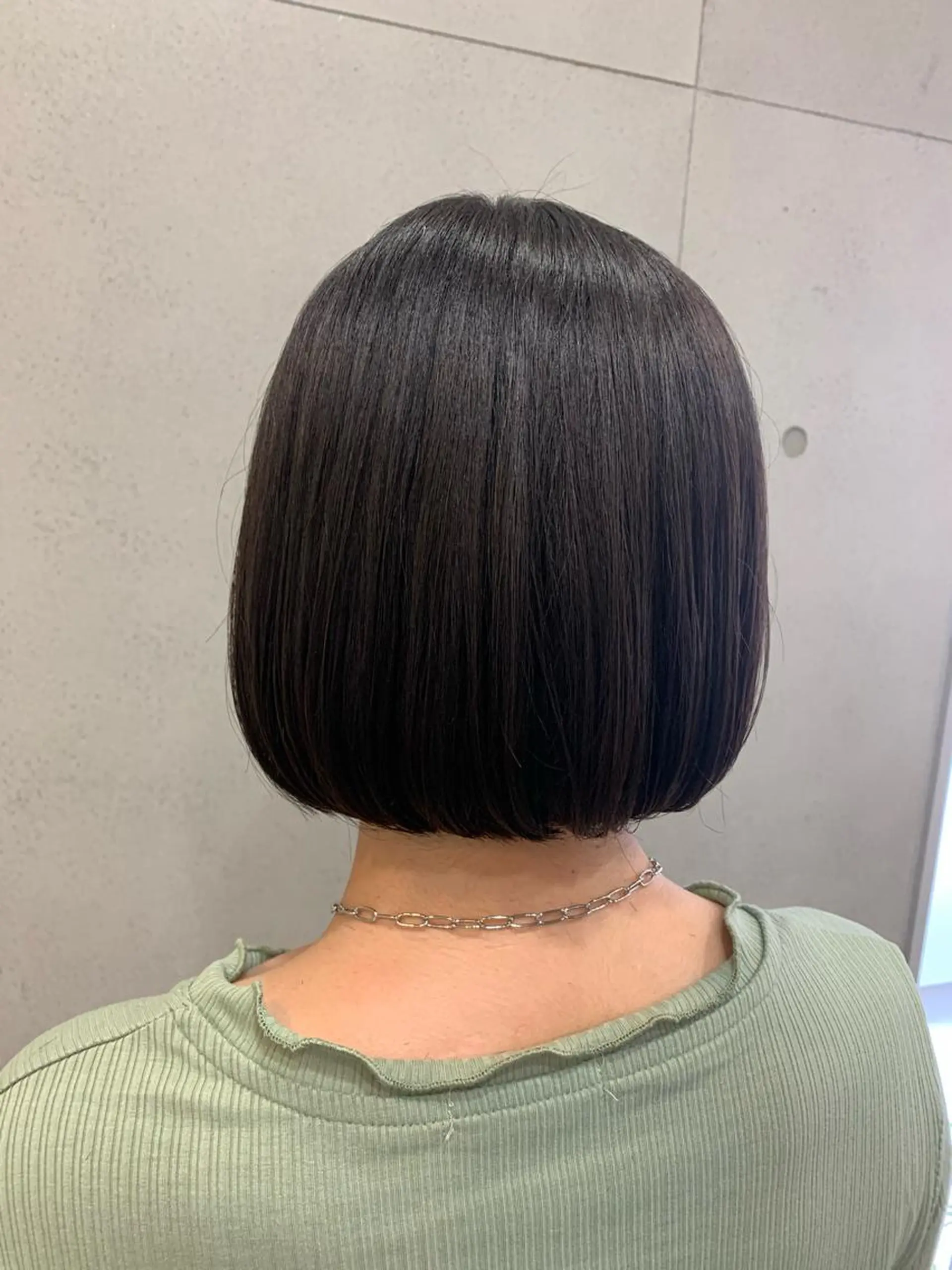 ショート ボブ カット 縮毛矯正 sharon所属・おせ ちさとのヘアスタイル