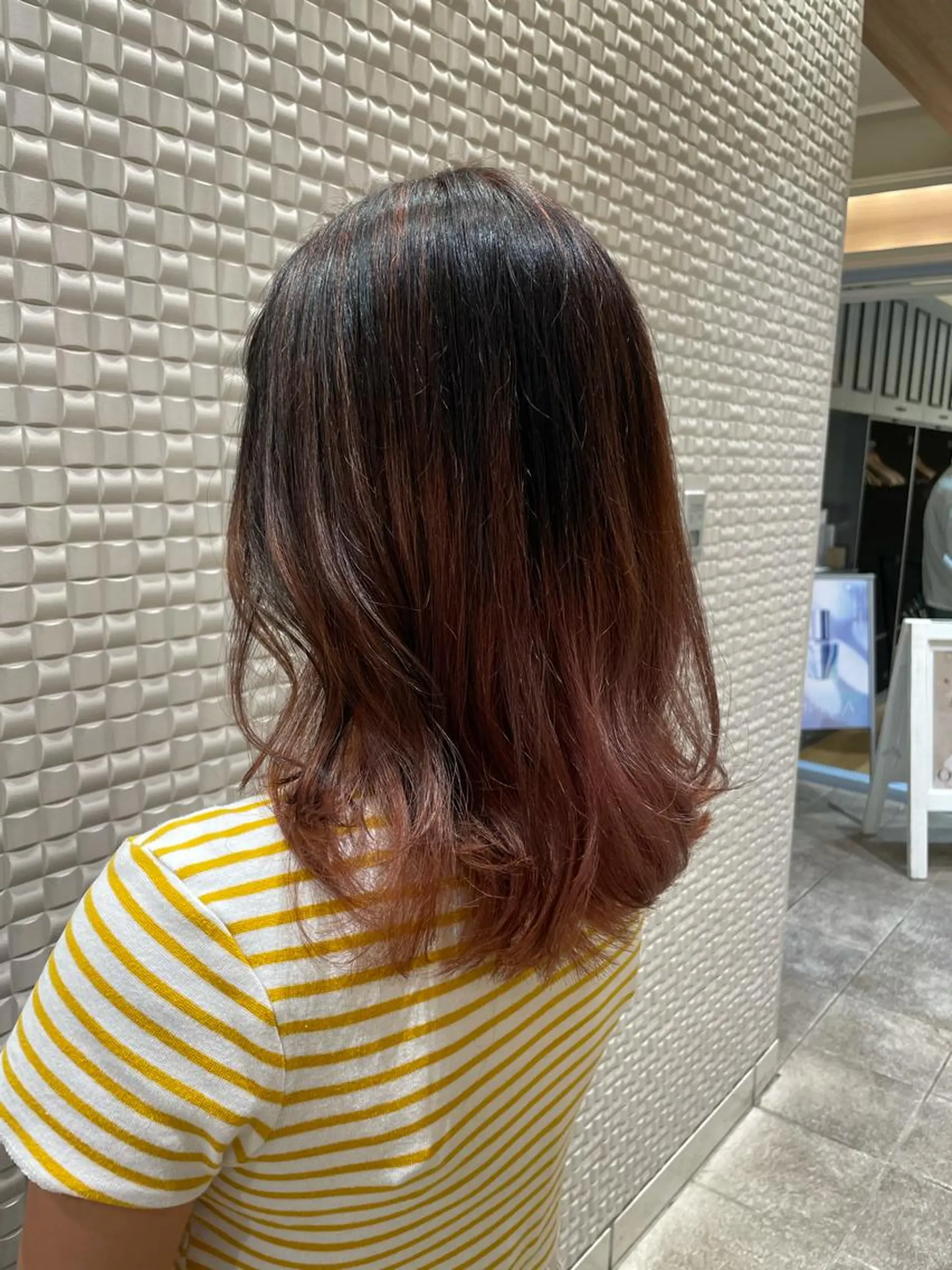 ミディアム カラー シャドールーツ美容師 篠原康太のヘアスタイル