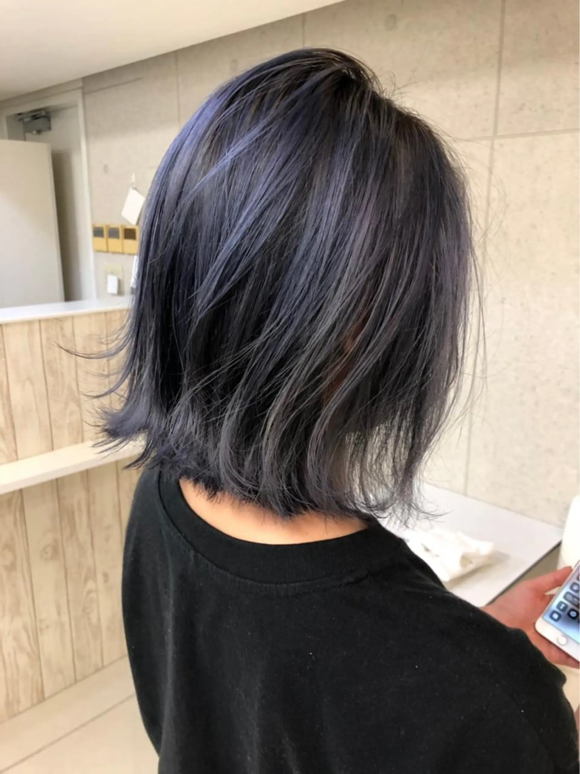 ショート カラー ブリーチ ブルーカラー ブルージュ カット ヘアカラー トリートメント 艶髪ハイトーンカラー 💘kazueのヘアスタイル