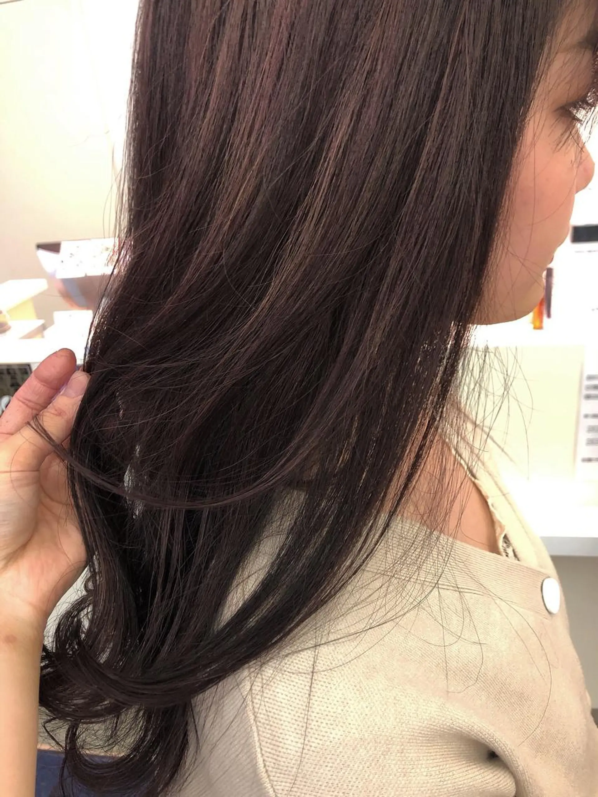 ロング カラー ブリーチ ハイライトカラー イルミナカラー ピンクカラー ピンクパープル カット ヘアカラー トリートメント 尾島 光季のヘアスタイル