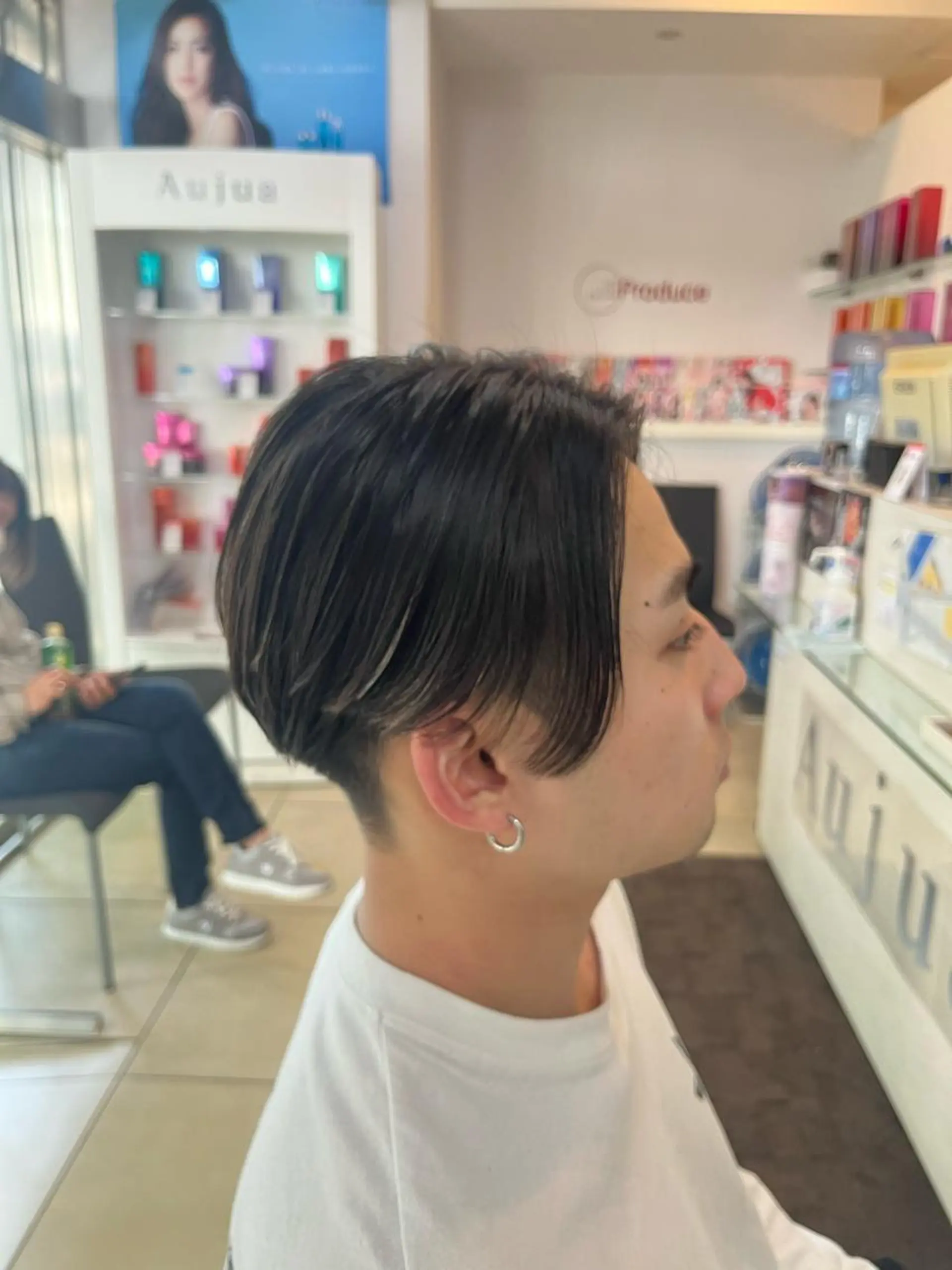 ミディアム パーマ メンズ センターパート カット 縮毛矯正 カルマ・ニュアンス パーマ　須田龍世のヘアスタイル