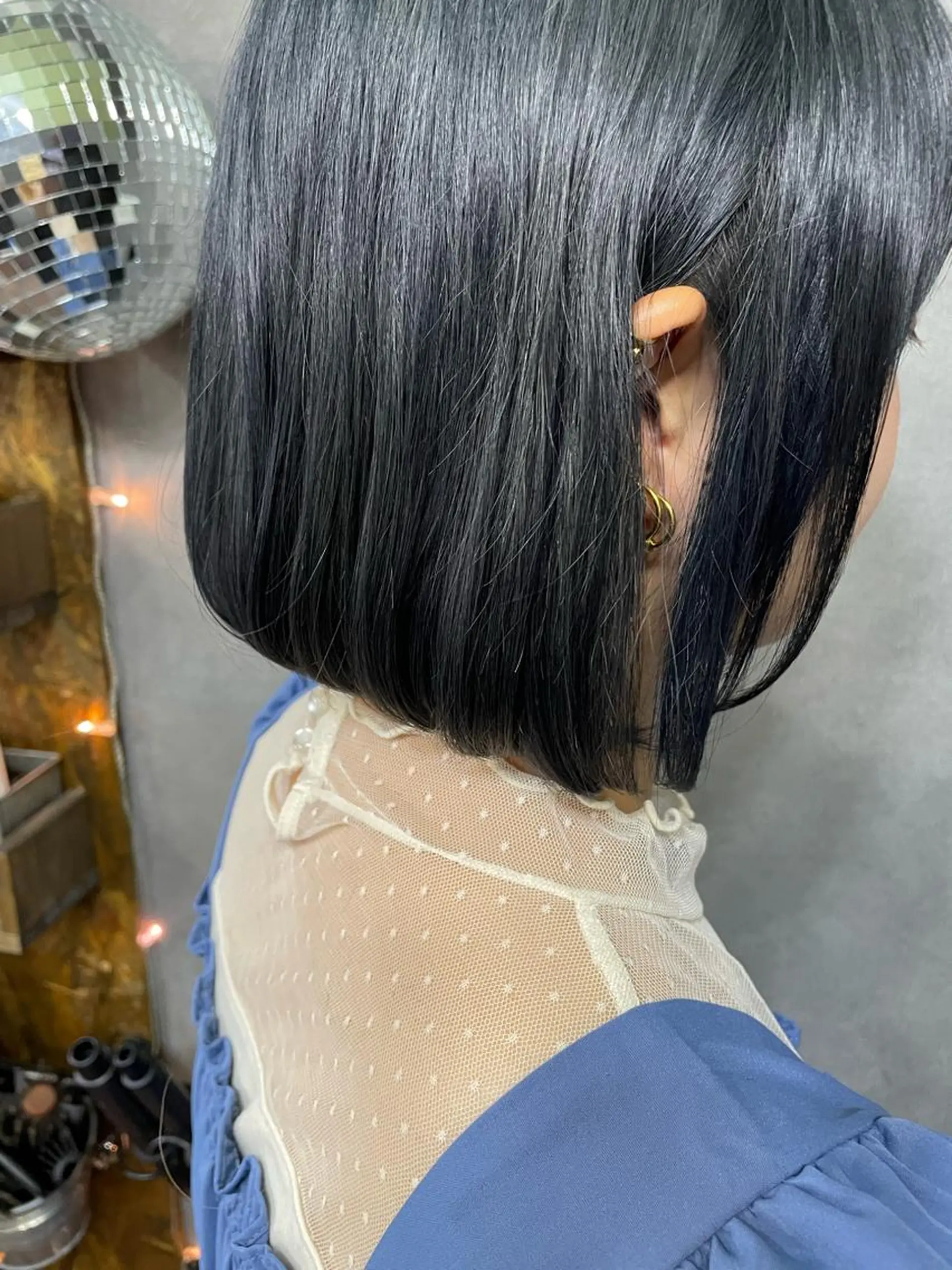 ショート カラー ブリーチ ネイビーカラー サダハルカ ｜chouetteのヘアスタイル