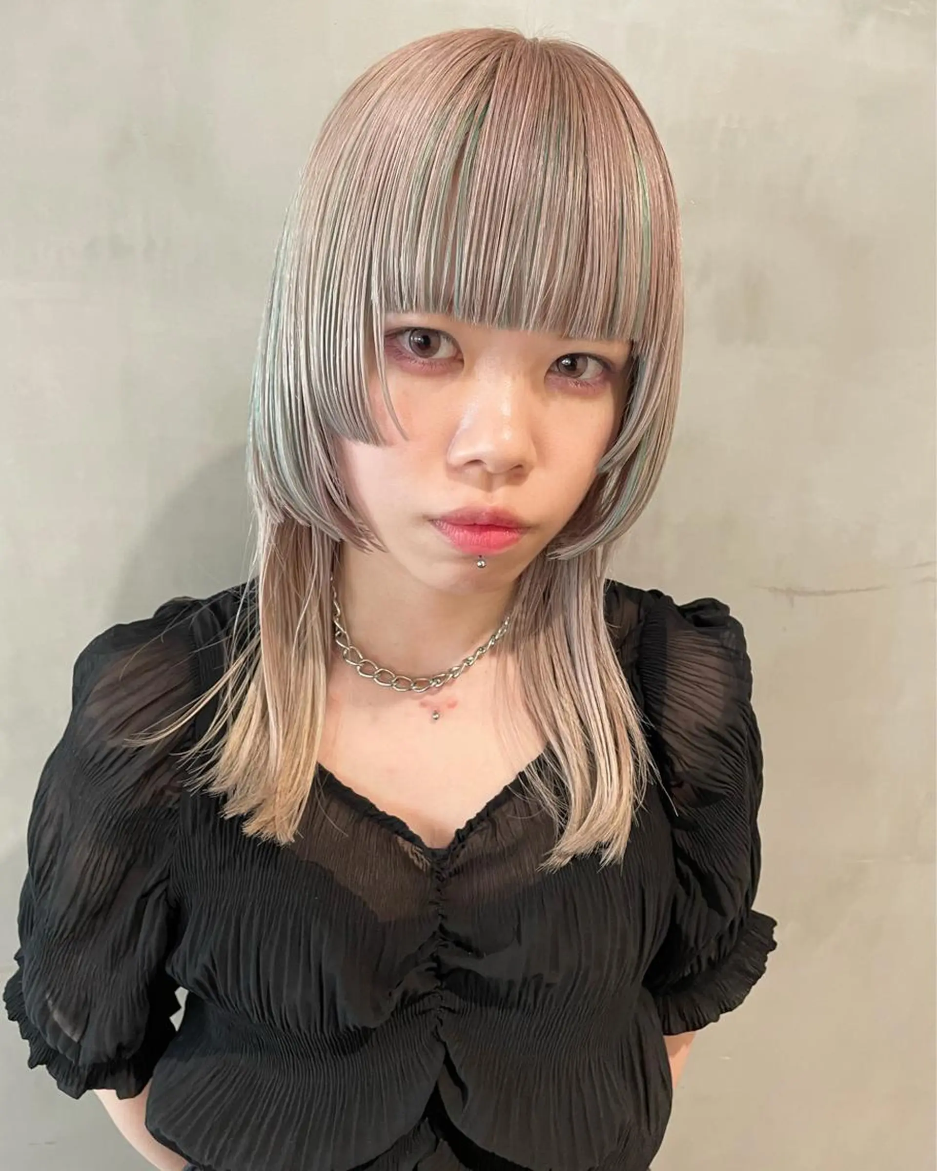 ミディアム カラー カット ヘアカラー トリートメント 優 作のヘアスタイル