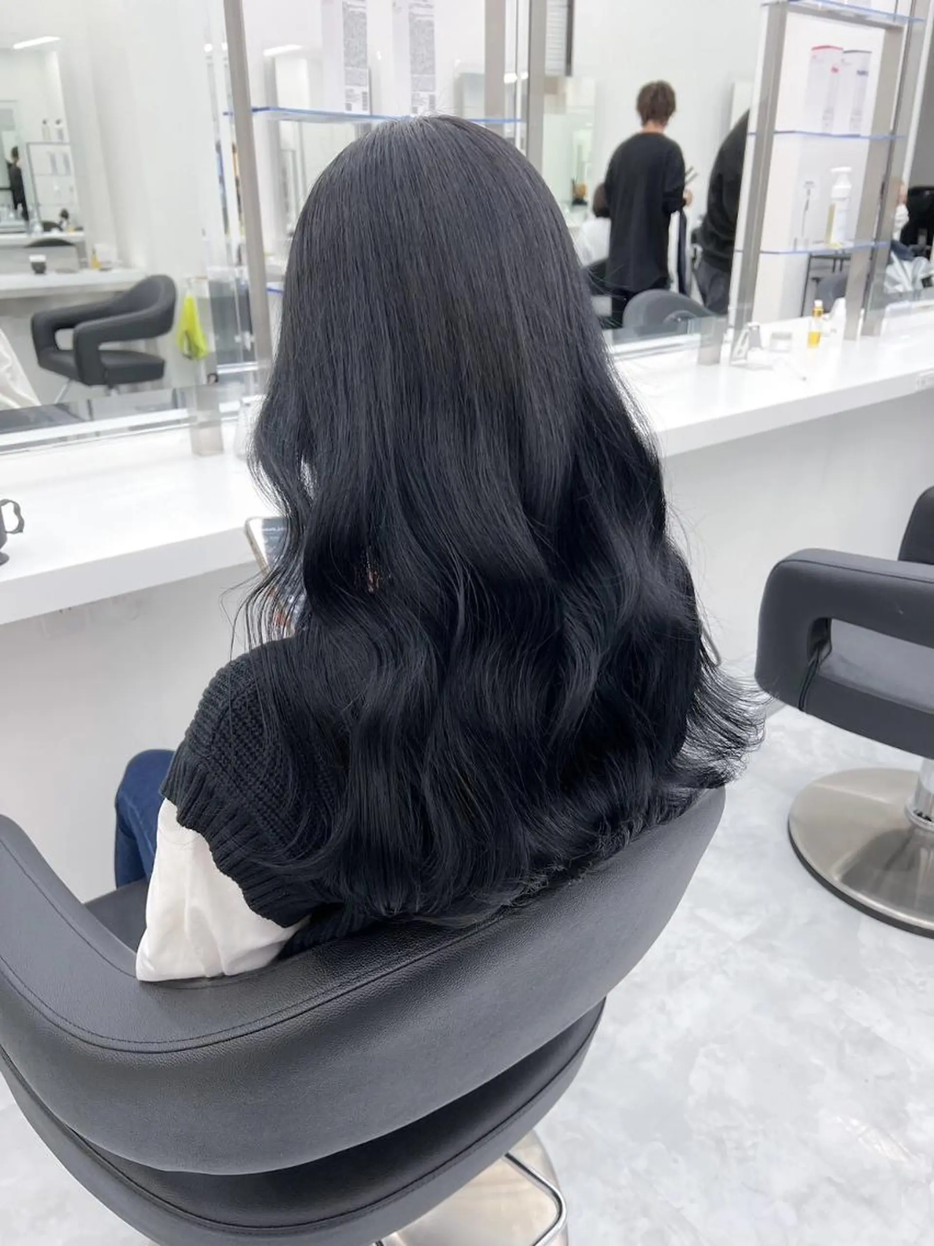 ロング ヘアカラー トリートメント ヘアセット 色落ち綺麗🇰🇷 透明感ブルーブラックのヘアスタイル