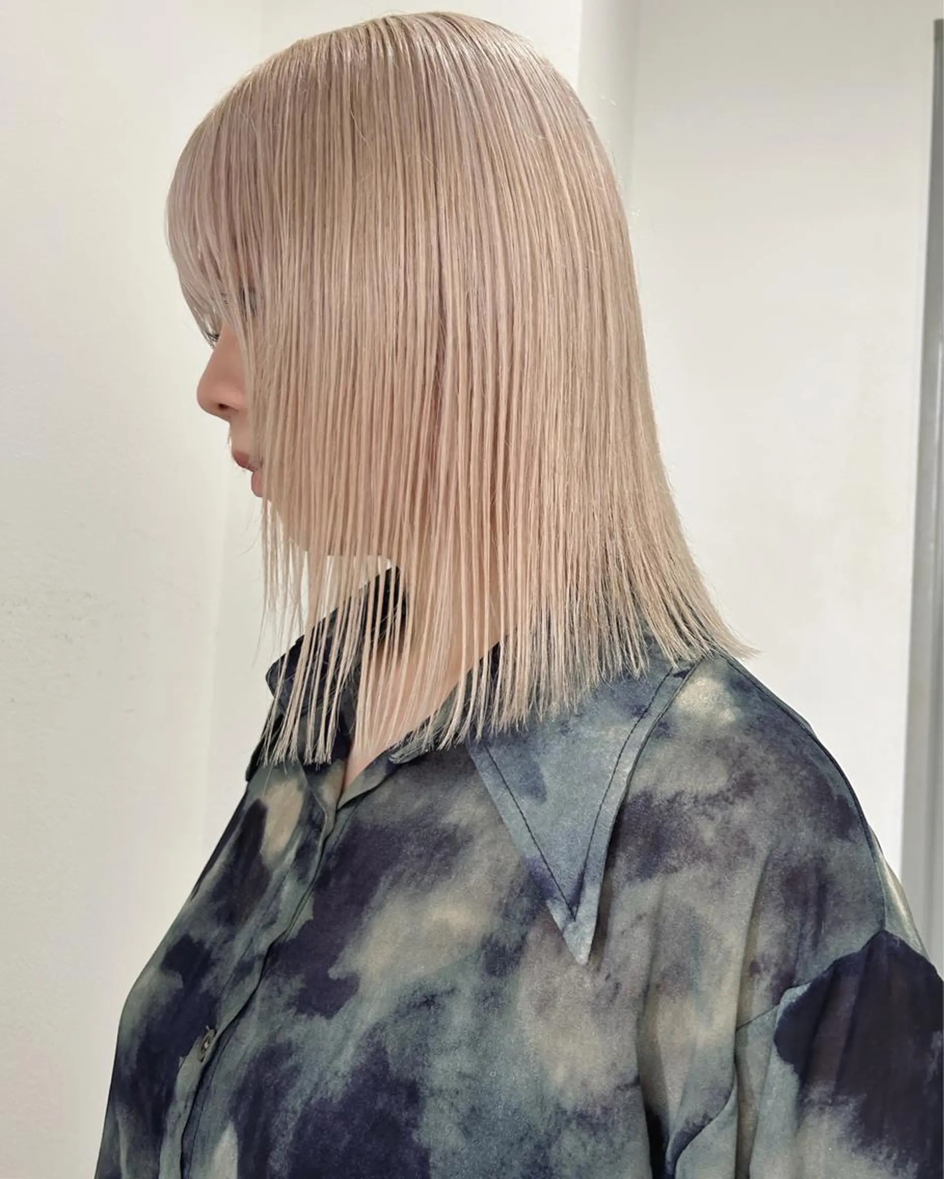 ミディアム カラー ブリーチ ブロンド ケアブリーチ カット ヘアカラー トリートメント Loom.所属・村上雅人 ナチュラルモードのヘアスタイル