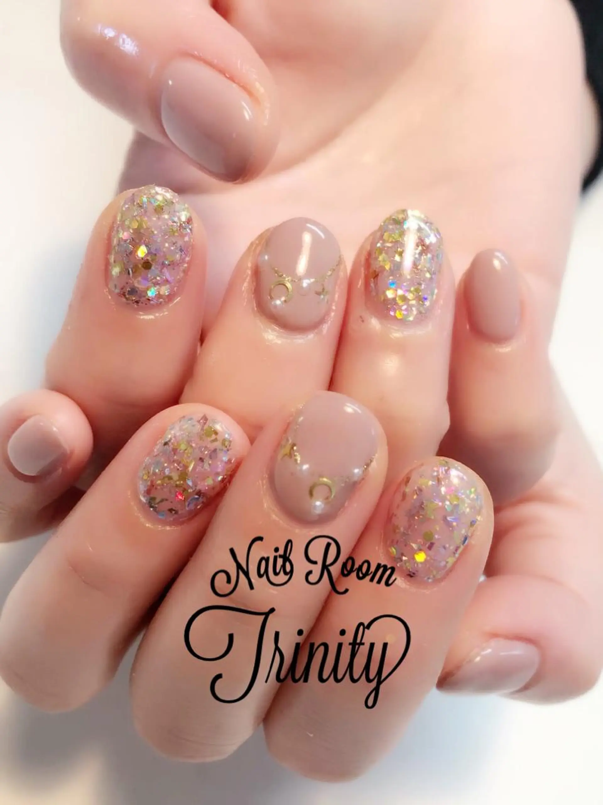 ネイル ハンドネイル Trinity ネイリストスタッフのネイルデザイン
