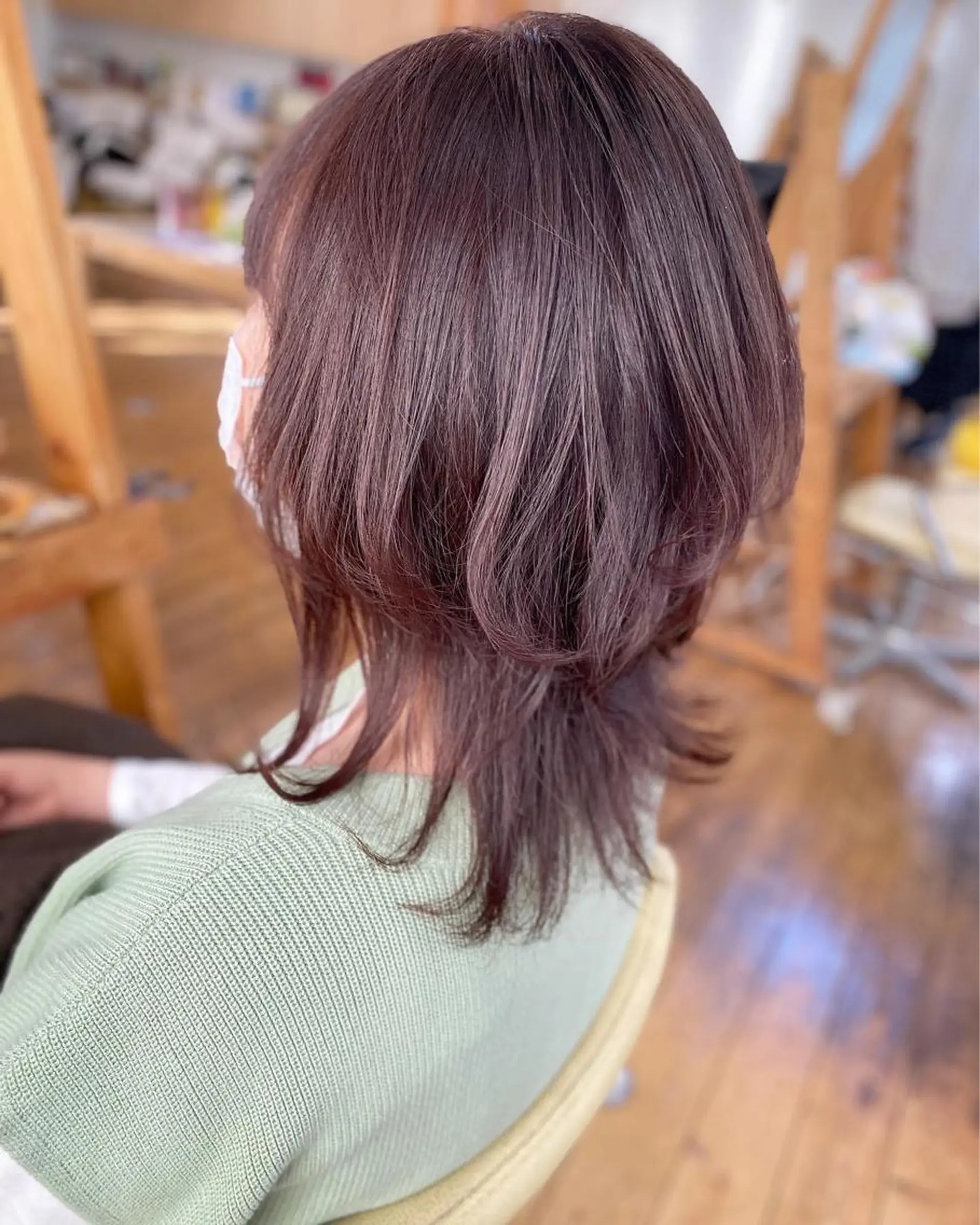 ミディアム カラー アッシュ ピンクカラー ピンクアッシュ レイヤーカット 荒木 ひろかのヘアスタイル