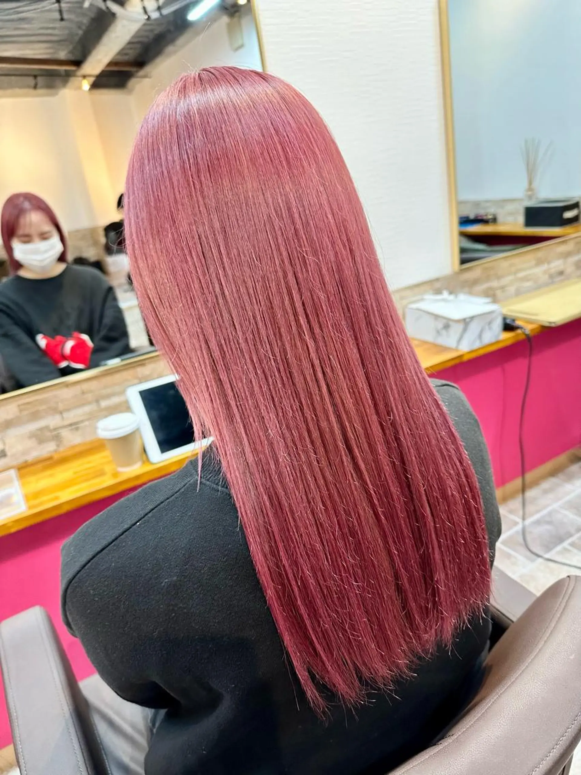 セミロング SALOWIN心斎橋Suite店所属・ブリーチ毛にもできる 縮毛矯正|鷹司郎のヘアスタイル