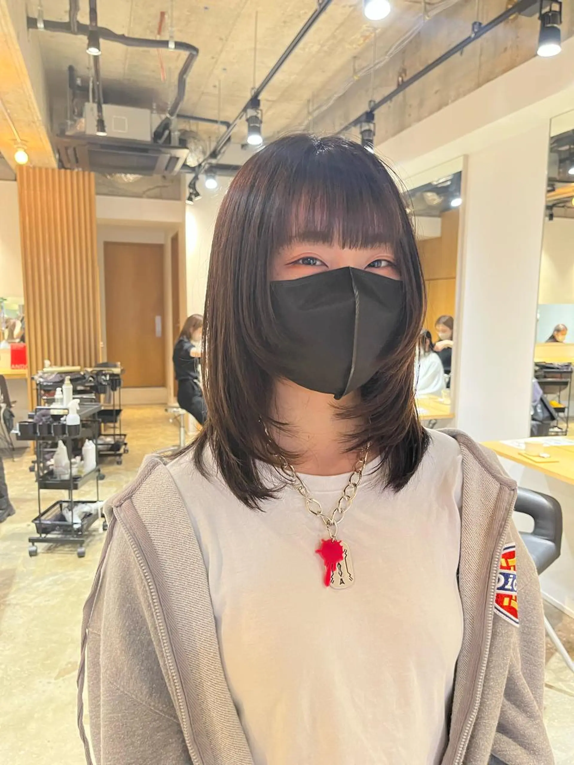 ミディアム カット ヘアセット ハイトーン/レイヤー 💜Akaneのヘアスタイル