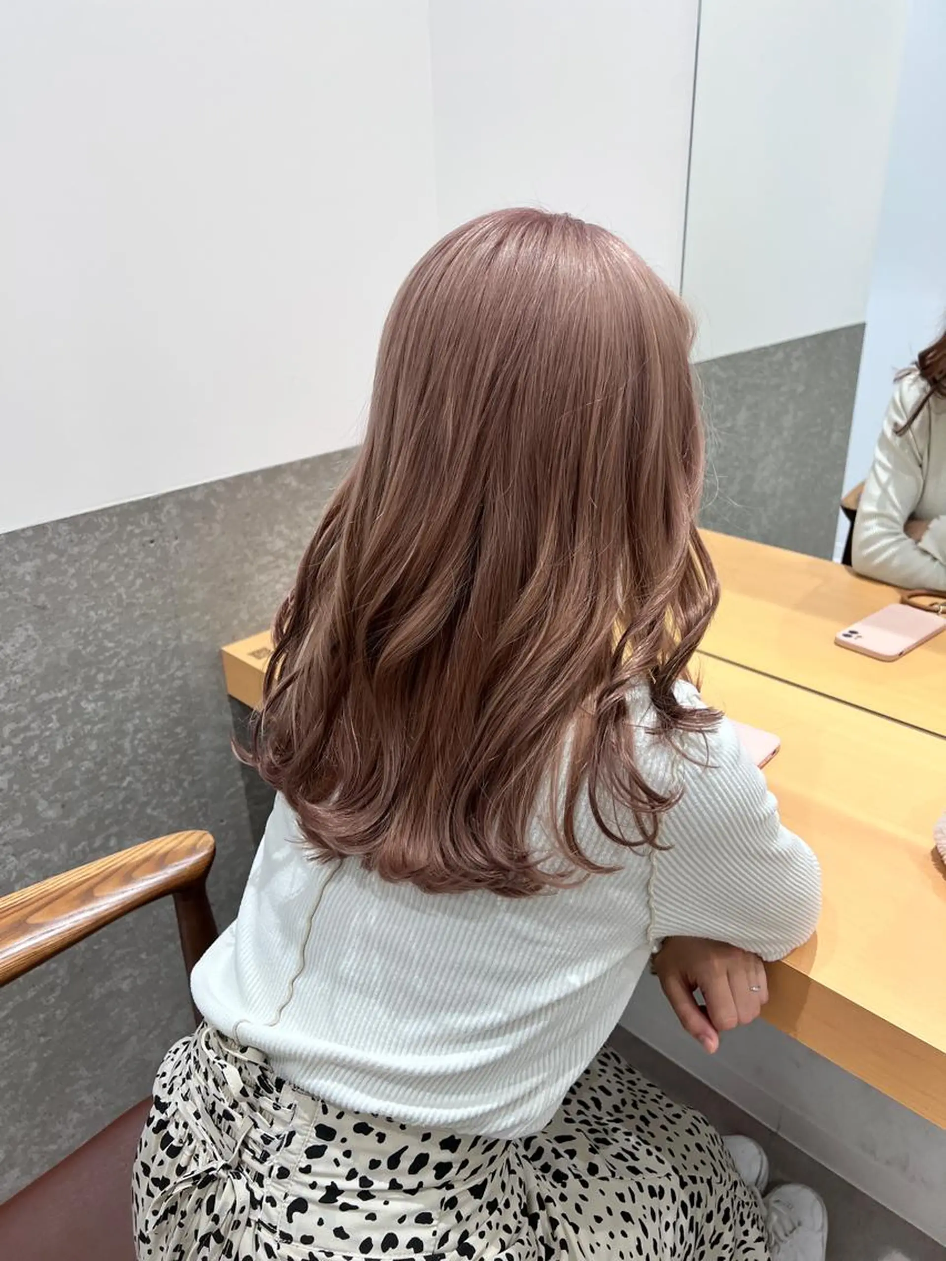 セミロング カット ヘアカラー トリートメント ally hairsalon所属・Emi .のヘアスタイル