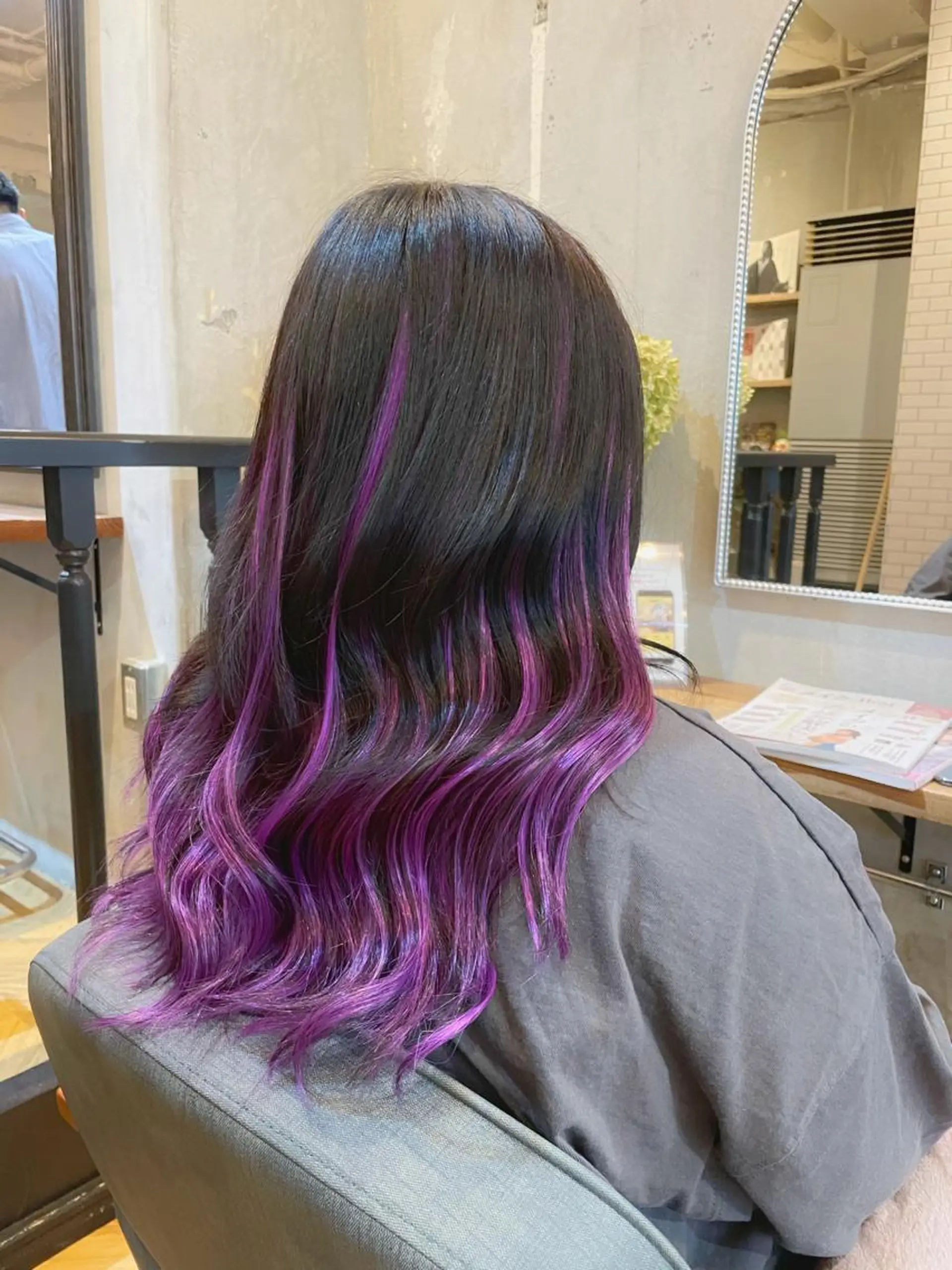 セミロング ヘアアレンジ シールエクステ セミロングパーマ ミストバング パープルカラー エクステ カット エクステ エクステ指名No.1 【店長】橘田のヘアスタイル