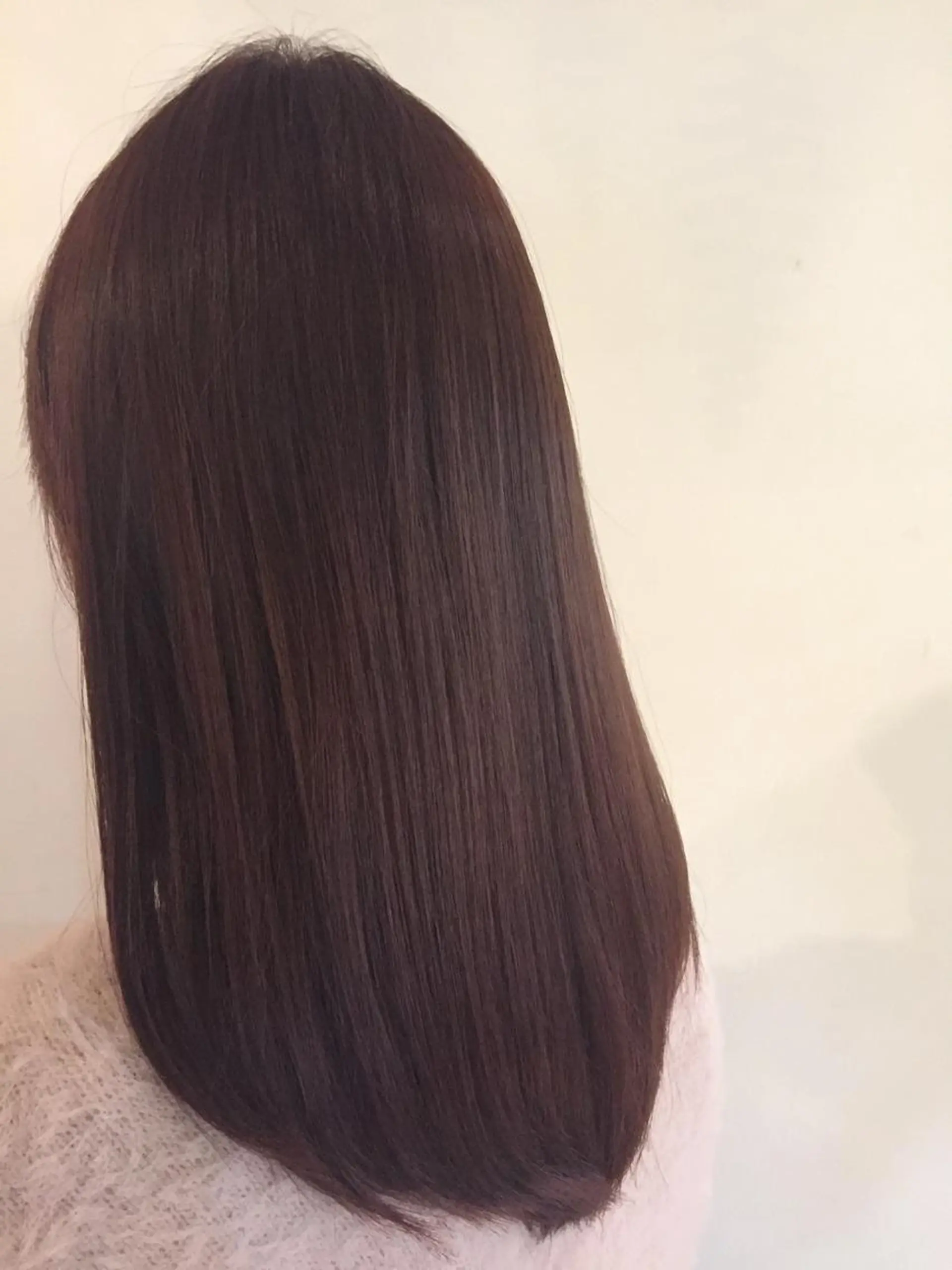 ミディアム カラー conne& ririのヘアスタイル