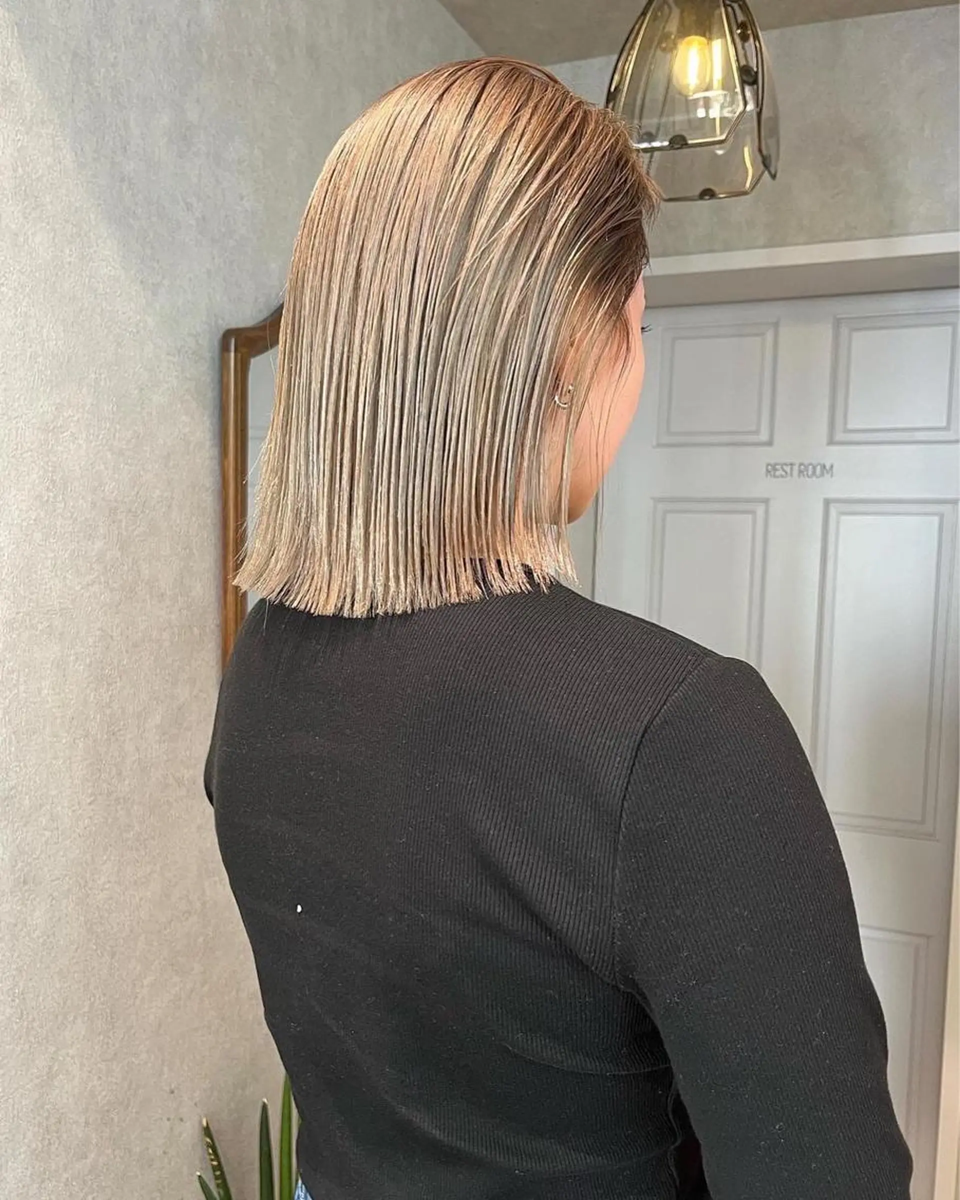 ショート カラー 切りっぱなしボブ グレージュ ボブ behov所属・柔らかハイトーン 🤎Tsubasaのヘアスタイル