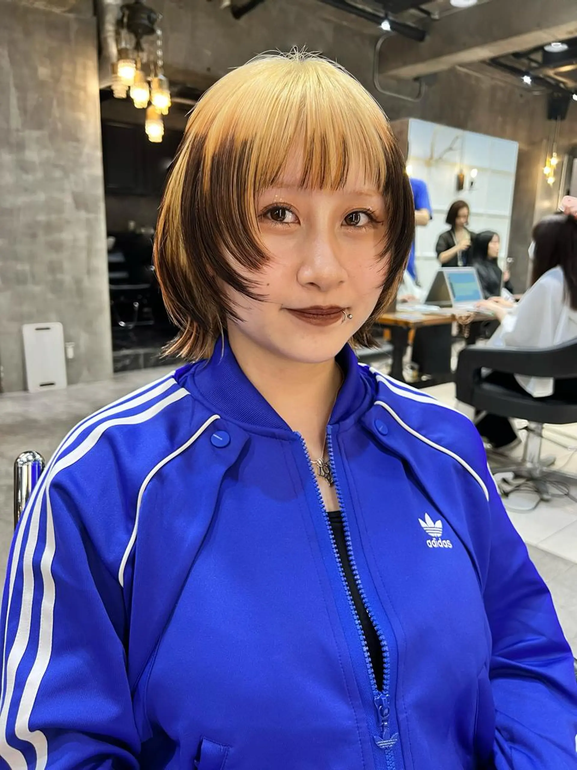 ミディアム カラー カット ヘアカラー haco＋所属・圧倒的デザイン力 店長🎨RENAのヘアスタイル