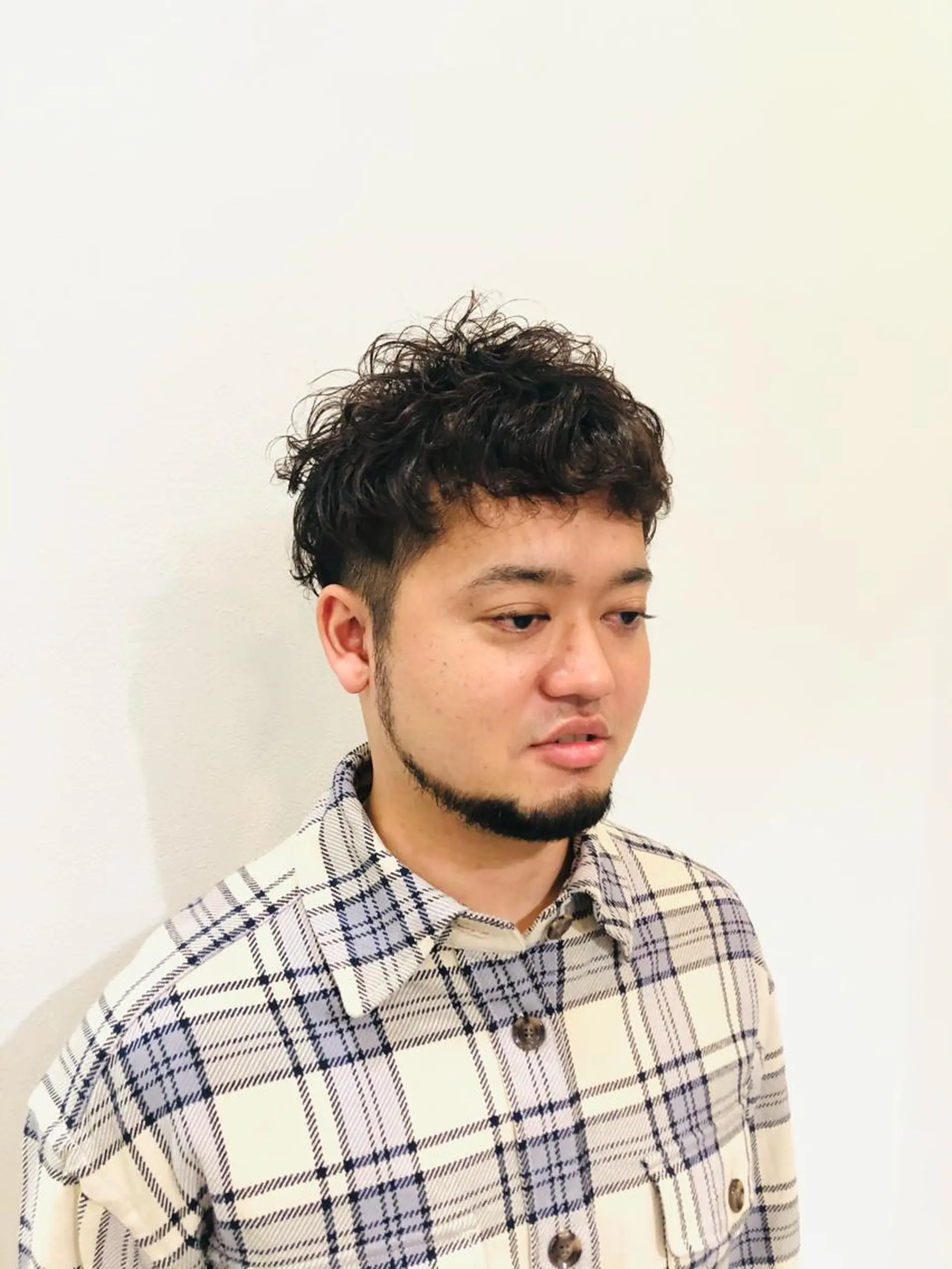 ショート カラー パーマ メンズ TELA HAIR 大網店所属・TELAHAIRマネ ージャー島袋昂也のヘアスタイル