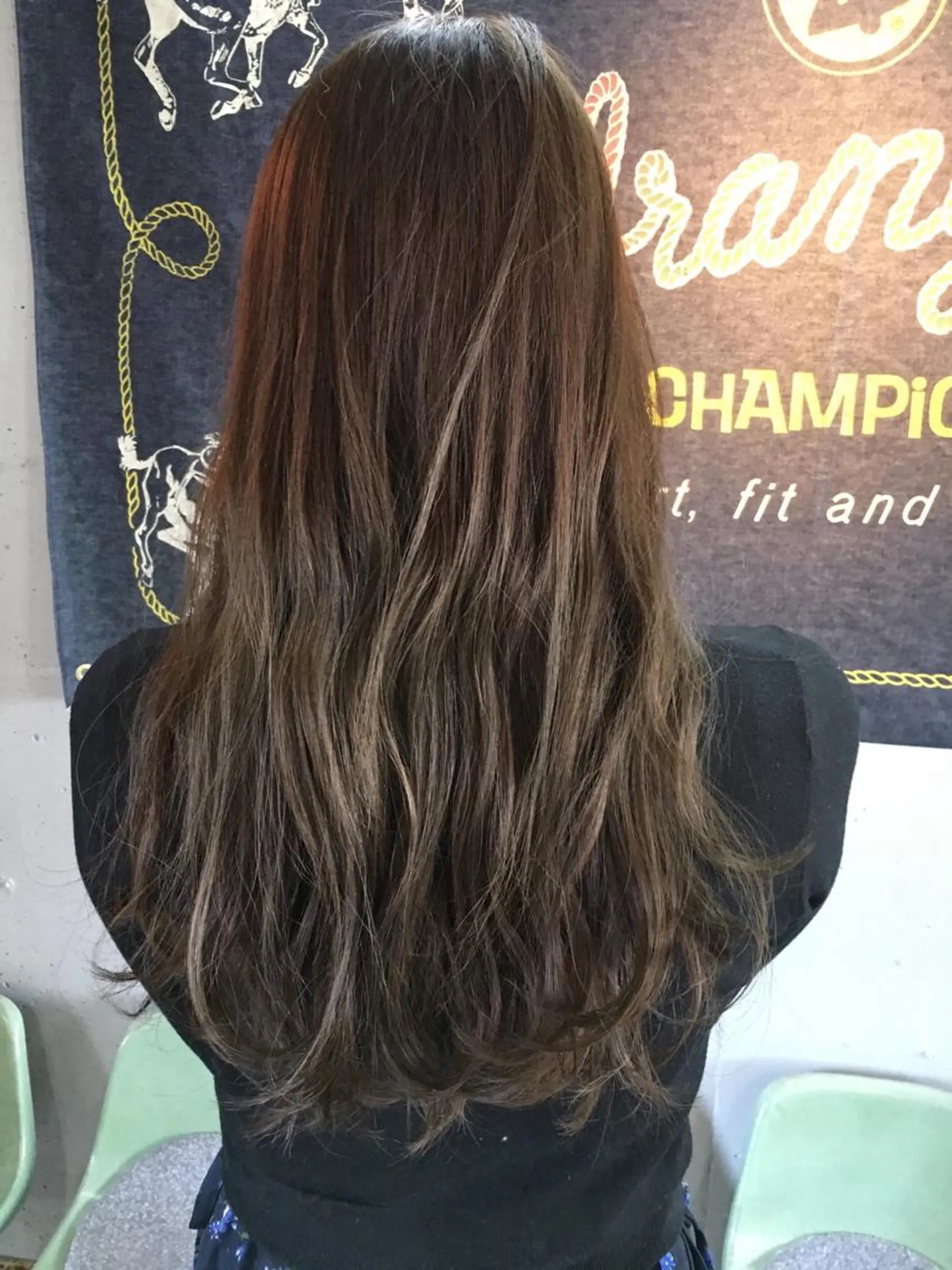 ロング カラー バレイヤージュ ハイライトカラー ハイライト レイヤーカット ヘアカラー トリートメント 代表 中島貴志のヘアスタイル