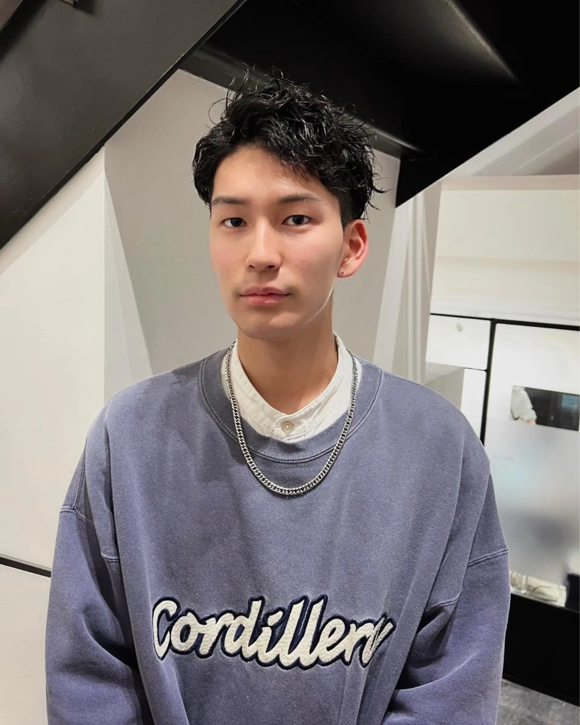 パーマ メンズ メンズパーマ メンズツイストパーマ ツイストスパイラルパーマ スパイラルパーマ ツイストパーマ カット パーマ Qin shaire salon 原宿verno店所属・【センターパート】 ETO／江藤翼の眉毛・アイブロウイメージ