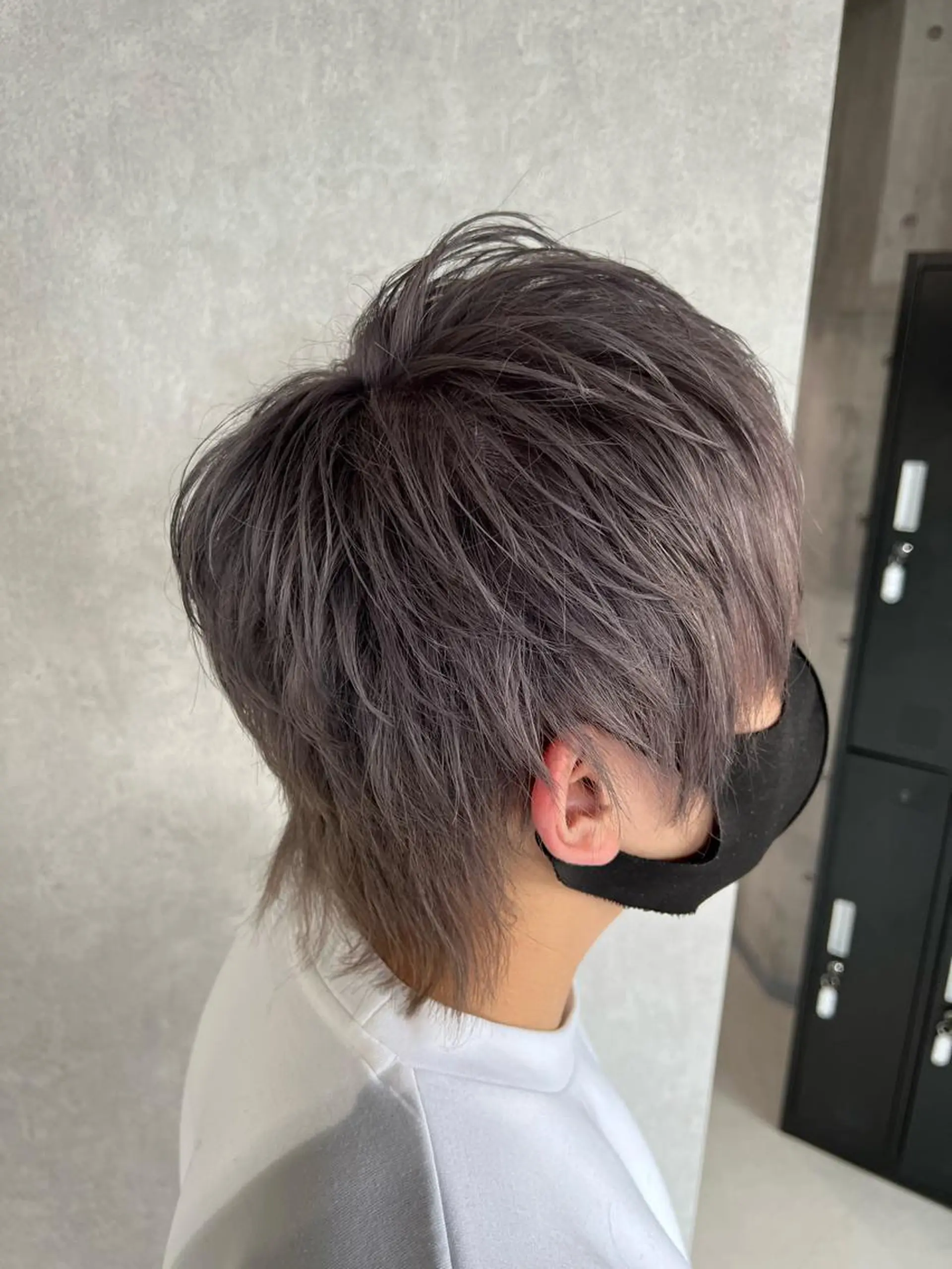 セミロング カラー シルバー ウルフカット mimiiy梅田 中崎町ハイトーンのヘアスタイル