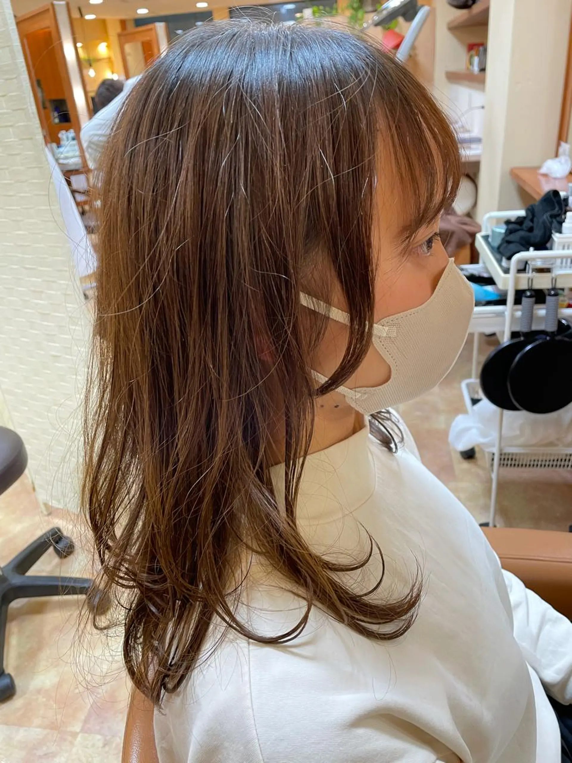 セミロング レイヤーカット モリオフロムロンドン池袋店所属・冨永 さやかのヘアスタイル