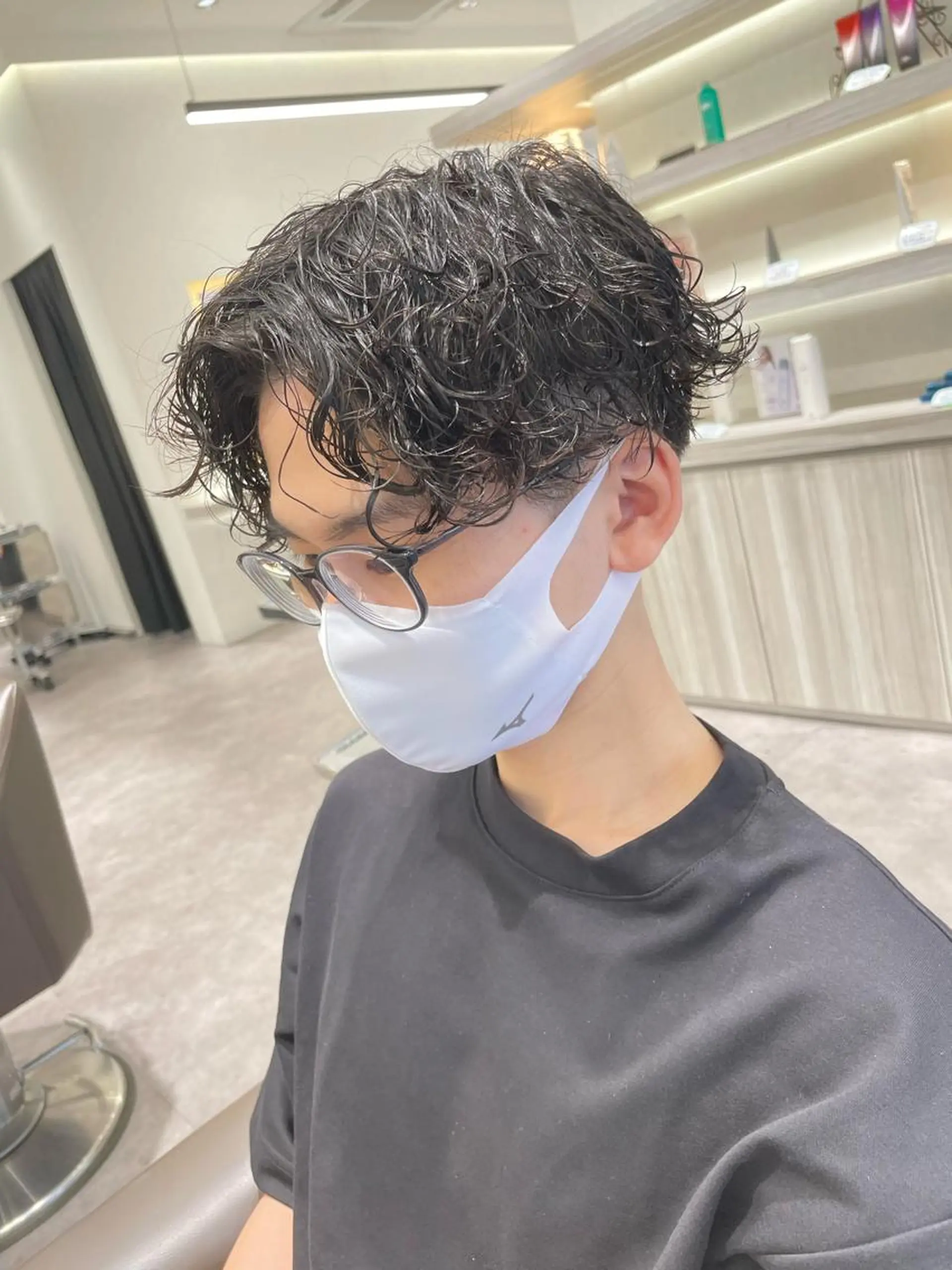 ショート パーマ メンズ センターパート 刈り上げ カット パーマ メンズ特化店長✨ 9/13空◎岡本一真のヘアスタイル