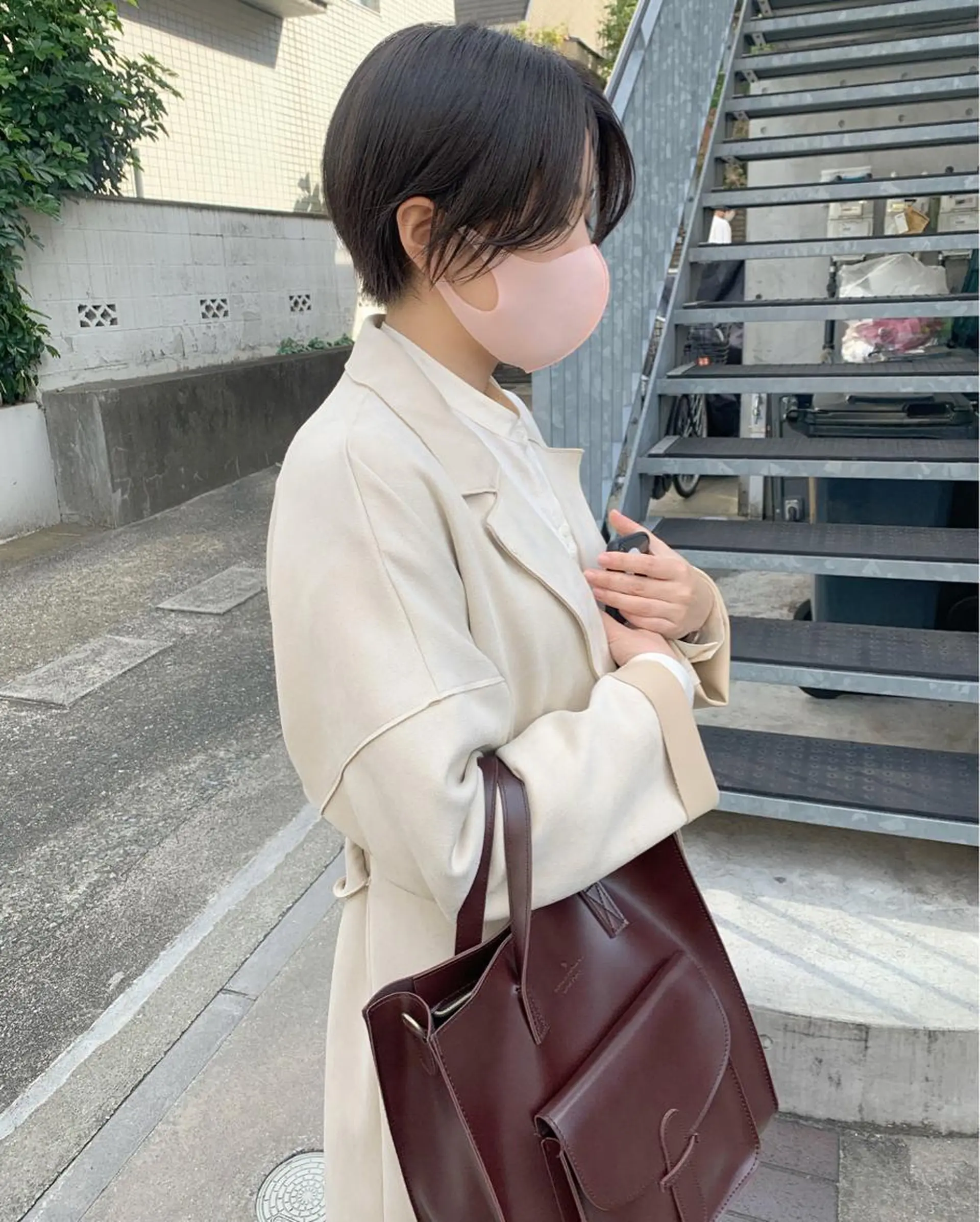 ショート カラー ダークグレー ダークグレージュ グレージュ ショートヘア カット ヘアカラー 柔らかブラウン/顔周 りレイヤー♡ユウシのヘアスタイル