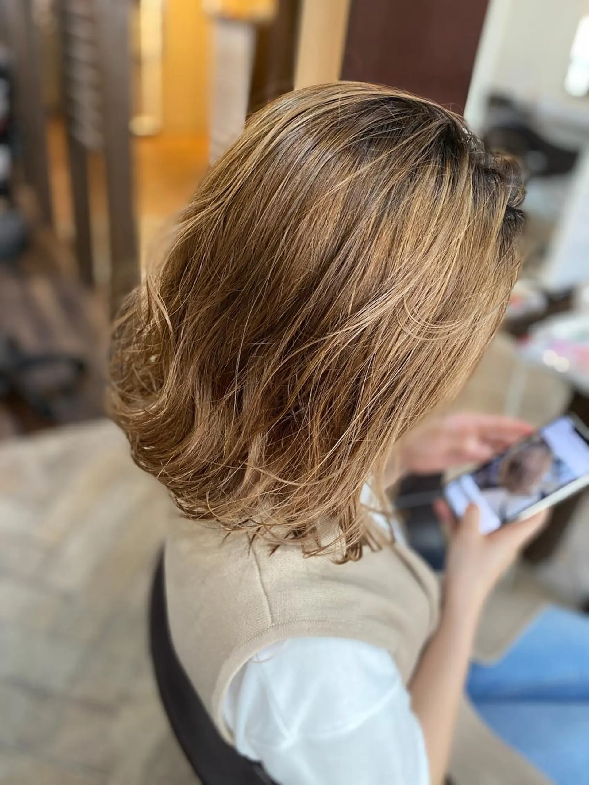 ミディアム カラー ハイライトカラー ハイライト カット ヘアカラー トリートメント 女性指名人気no.1 尾崎のヘアスタイル