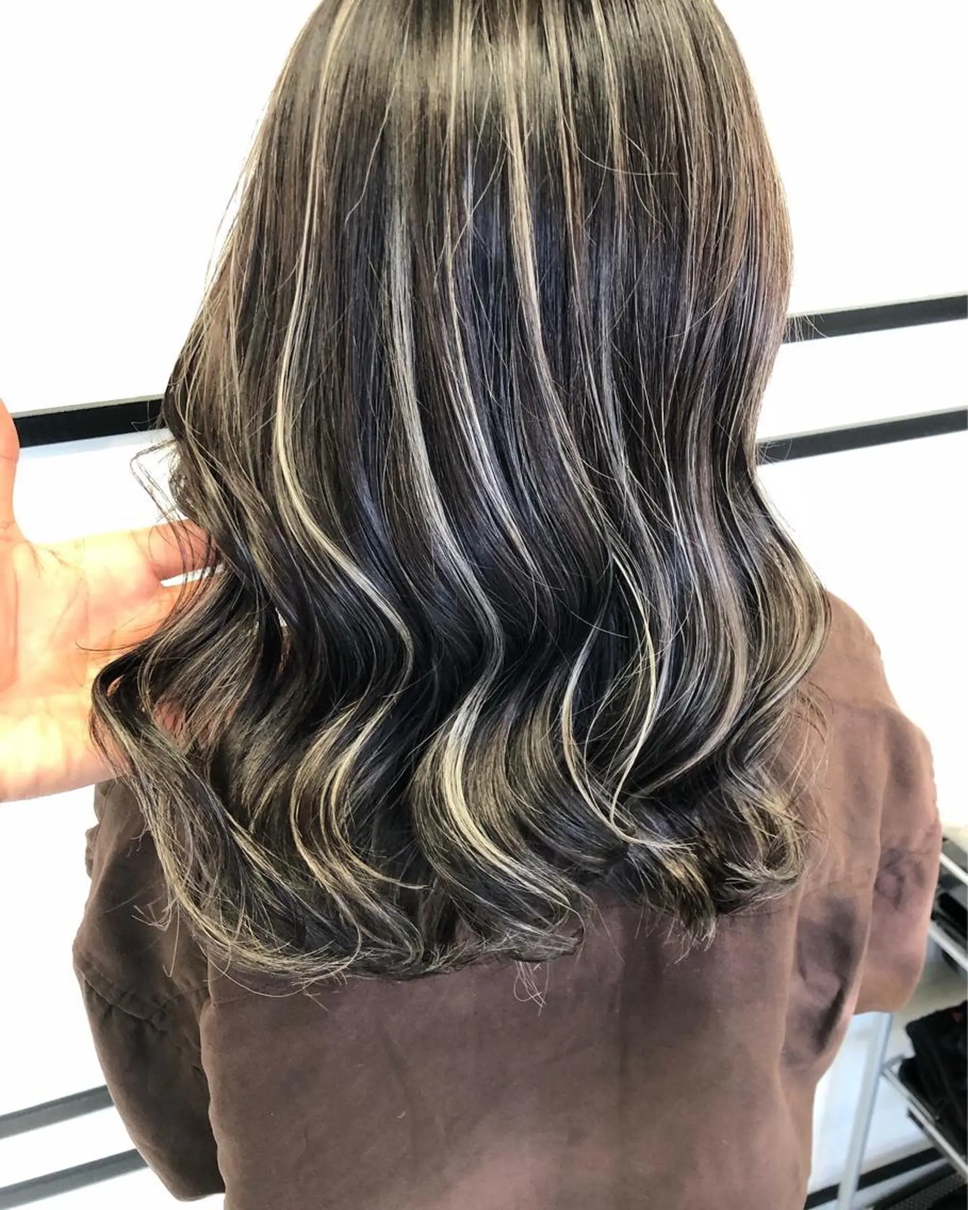カラー ハイライトカラー レイヤーカット 早崎太生のヘアスタイル