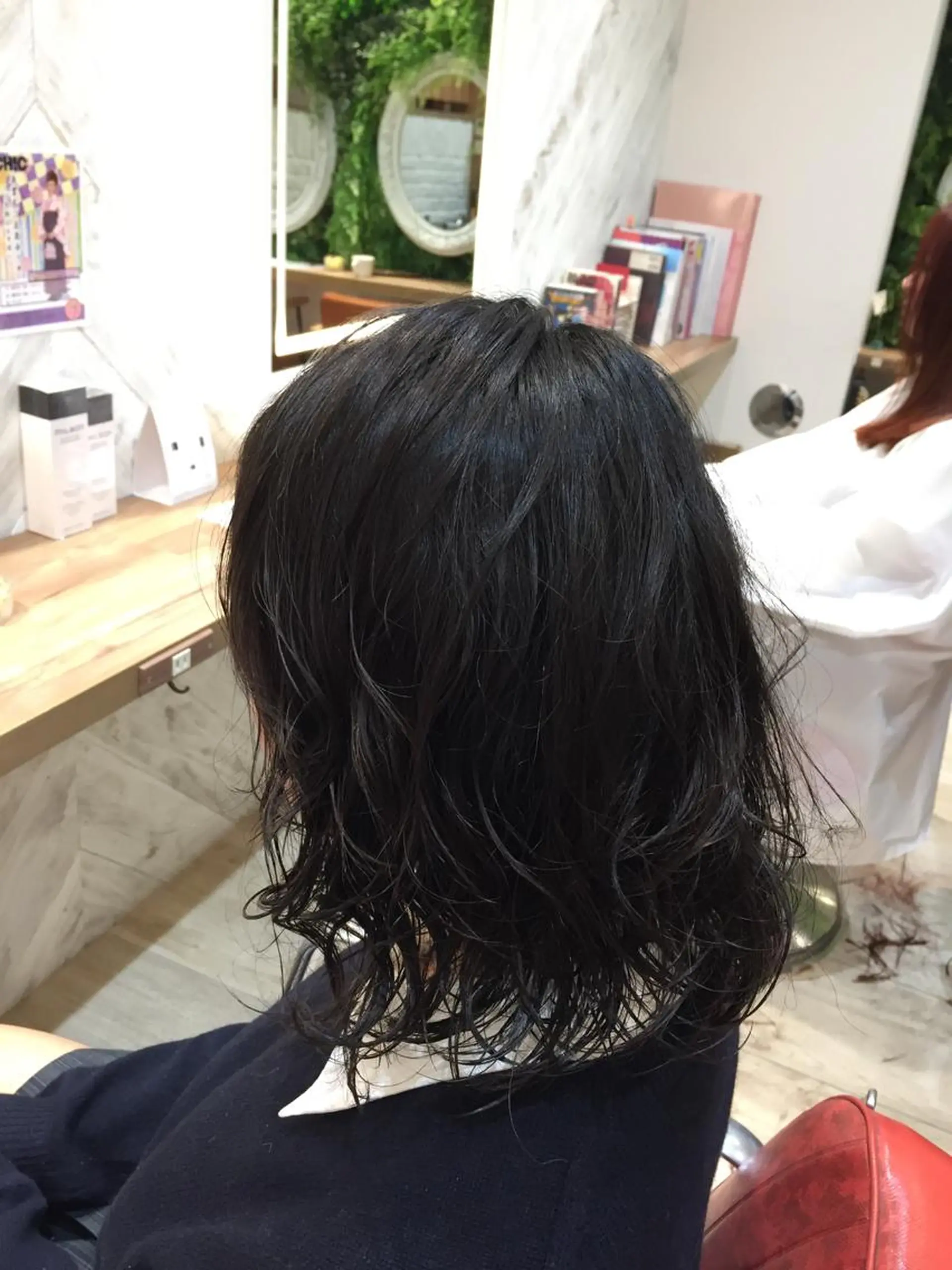 ミディアム パーマ 吉岡 三四朗のヘアスタイル