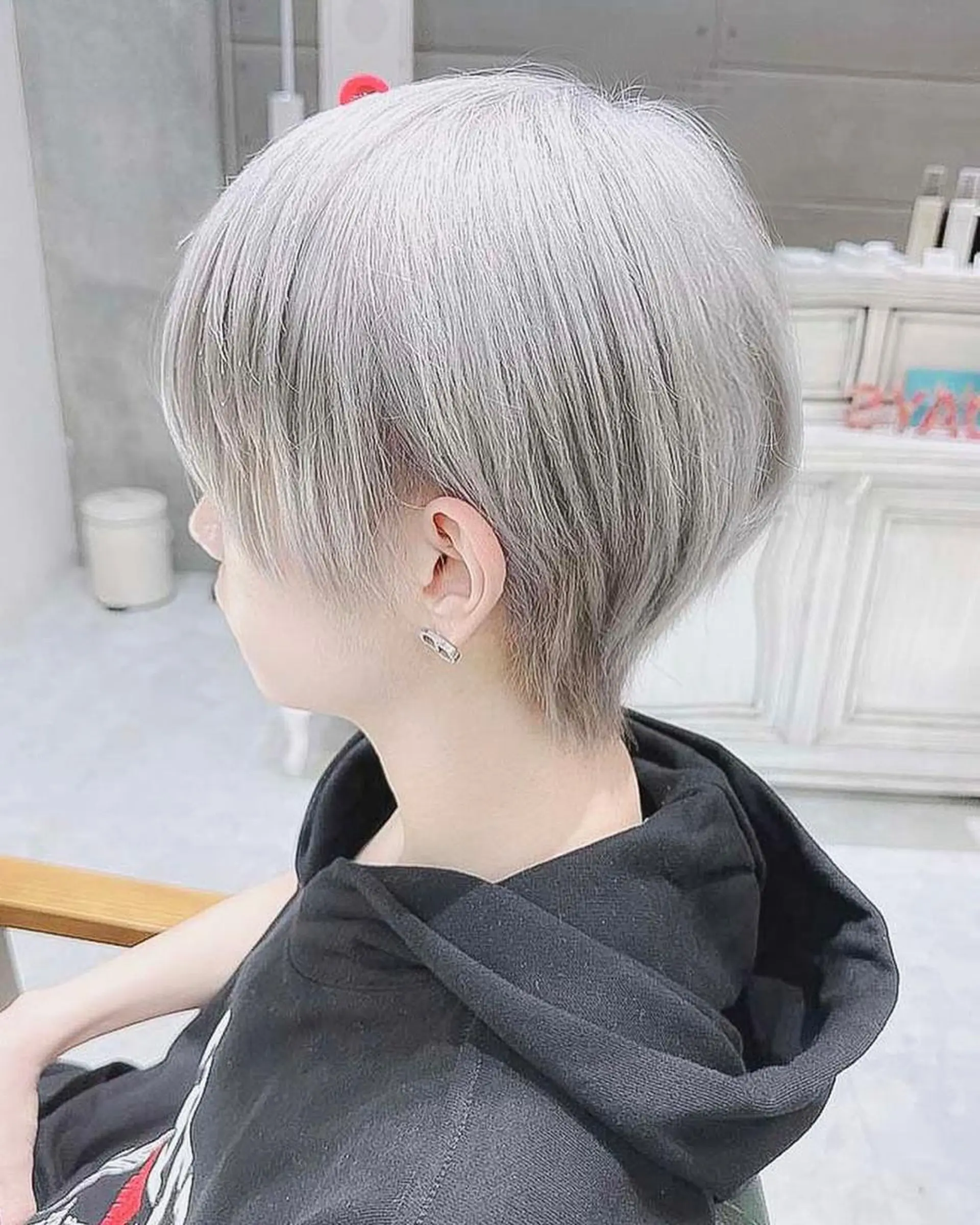 ショート Days 透明感カラーのヘアスタイル