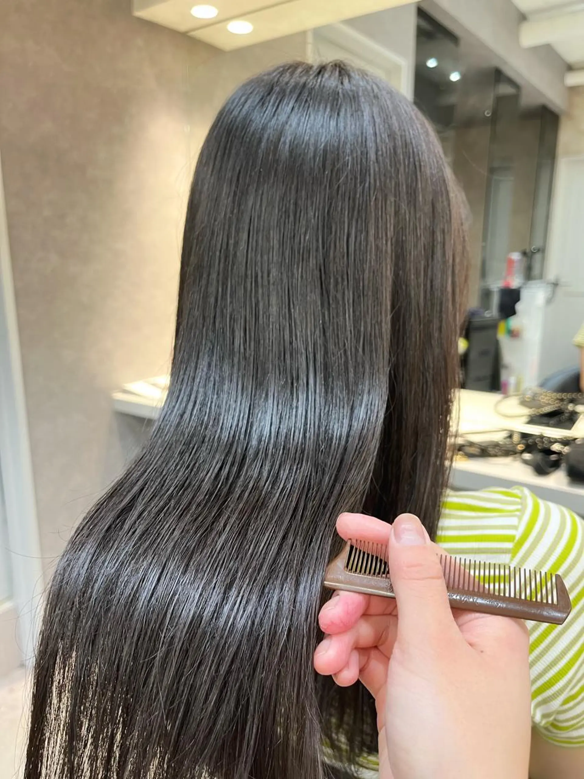 セミロング カラー パーマ カット 縮毛矯正 トリートメント ヘアセット ボブ｜韓国｜美髪矯正 ｜amika🌙のヘアスタイル