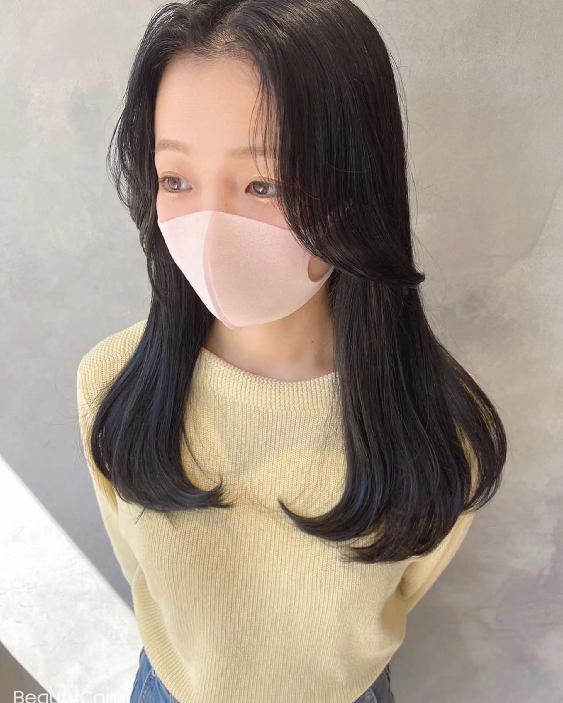セミロング くびれヘア 韓国風ヘア 奥田 蓮のヘアスタイル
