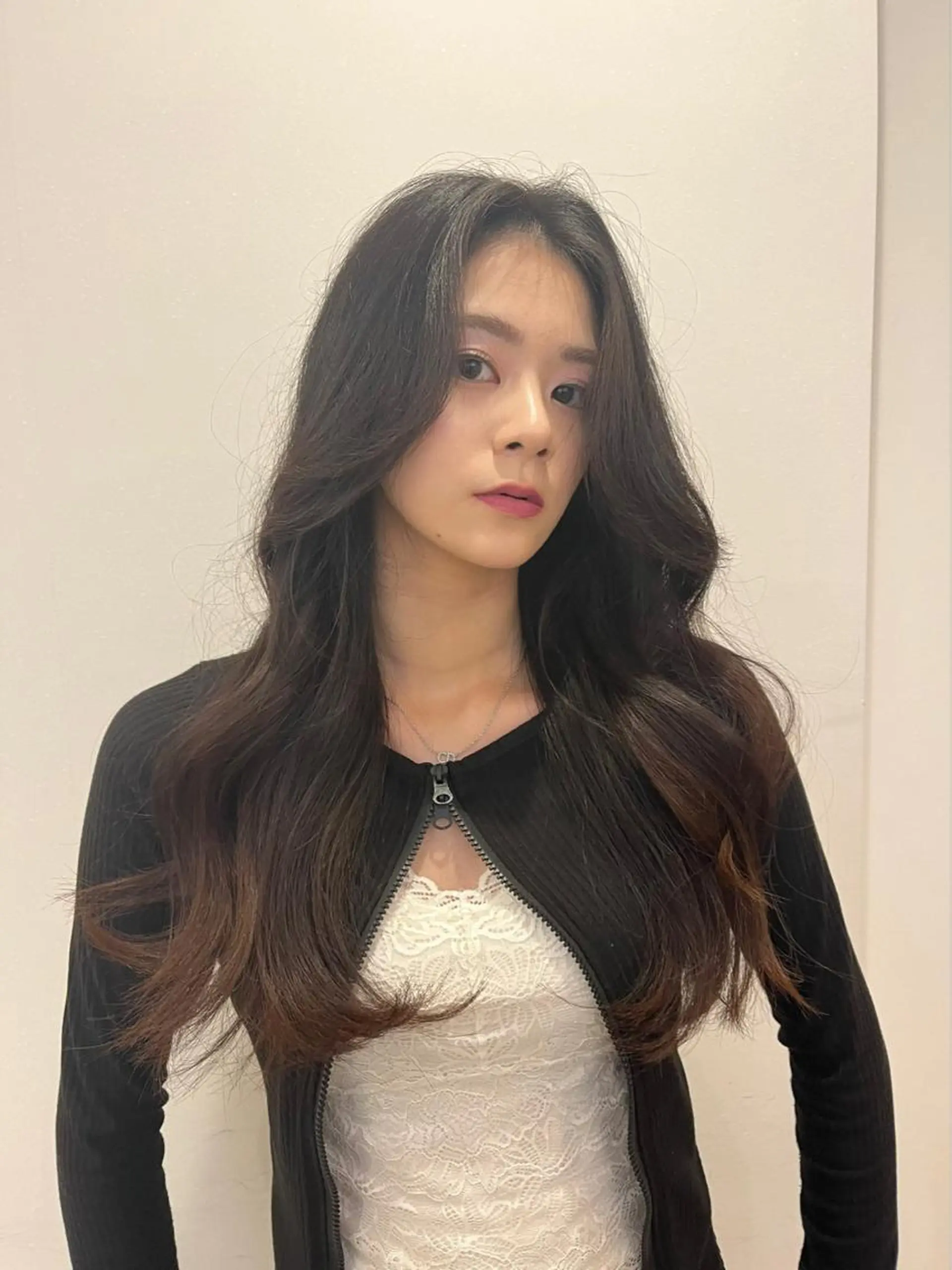 ロング uni原宿所属・韓国ヘア レイヤーカットのヘアスタイル
