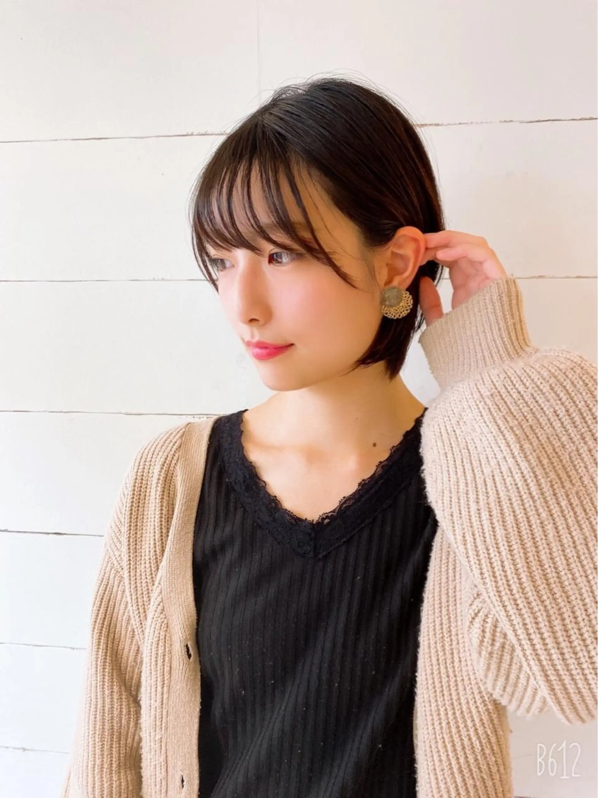 ショート esse大阪茶屋町店所属・レイヤーカット 新井田陽寿のヘアスタイル