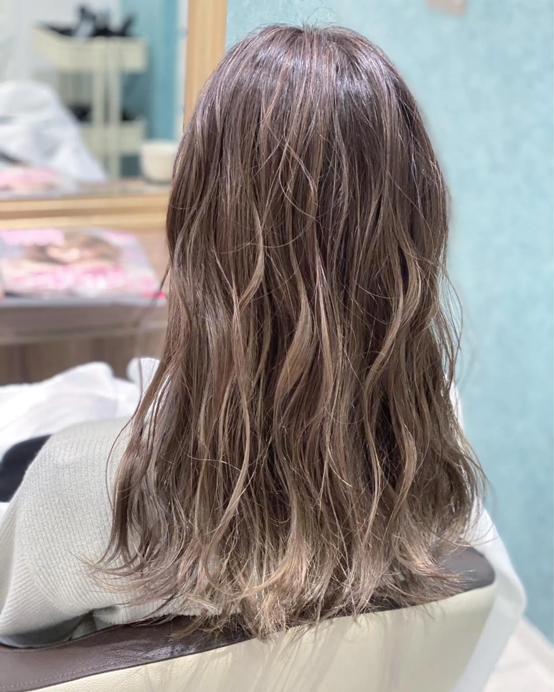ロング カラー ベージュカラー ハイライトカラー ラベンダーカラー ミルクティーベージュ ハイライト 💎大人ハイライト 💎上杉一也💎のヘアスタイル