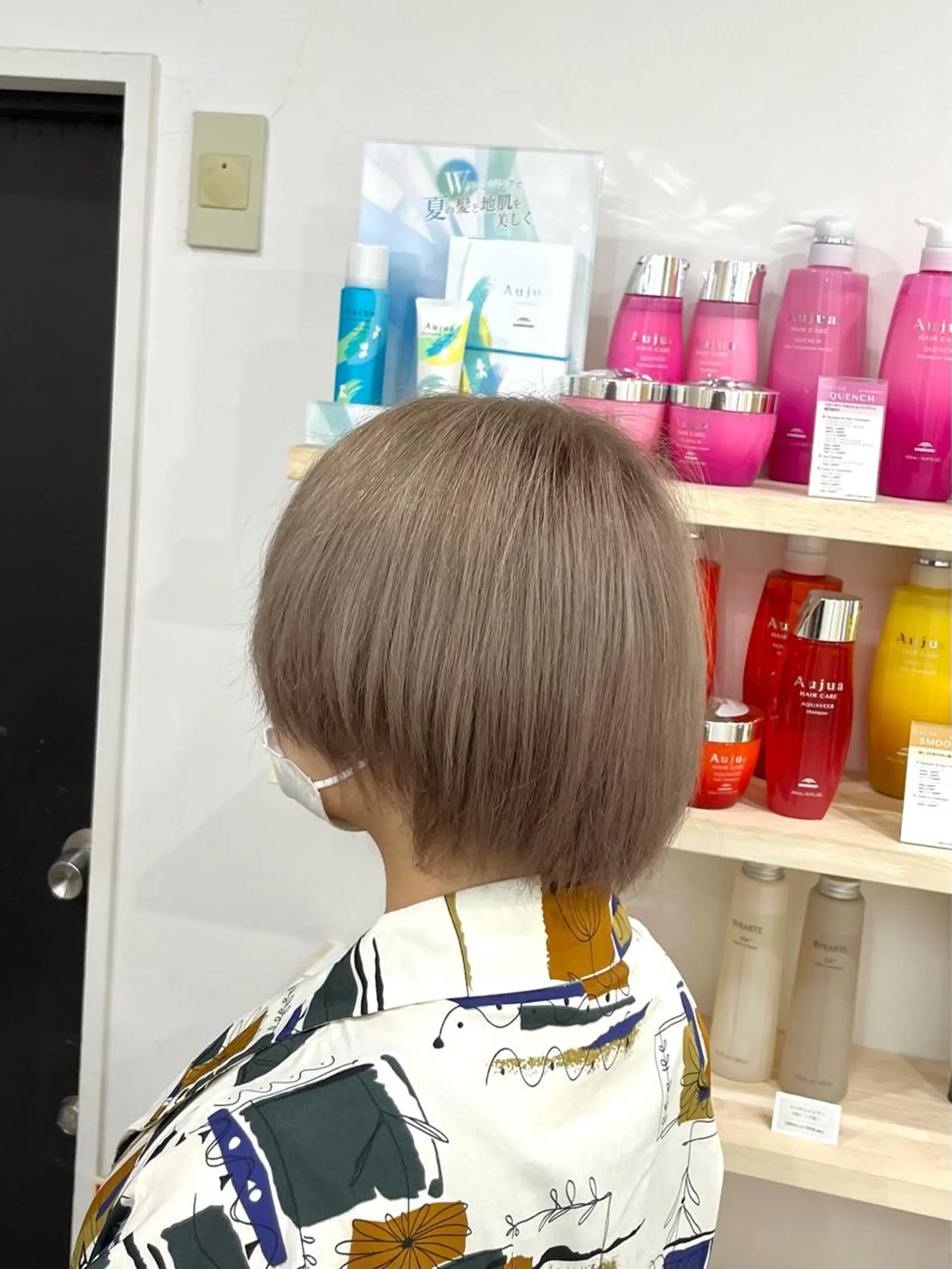 ショート カラー ベージュカラー ブリーチ ミルクティーベージュ カットモデル募集🐺 らいと💎のヘアスタイル