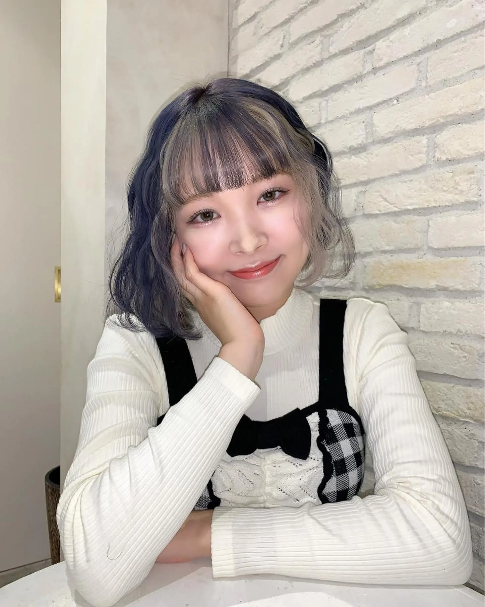 ミディアム カラー 🖤横浜ハイトーン /ケアブリーチ🖤のヘアスタイル