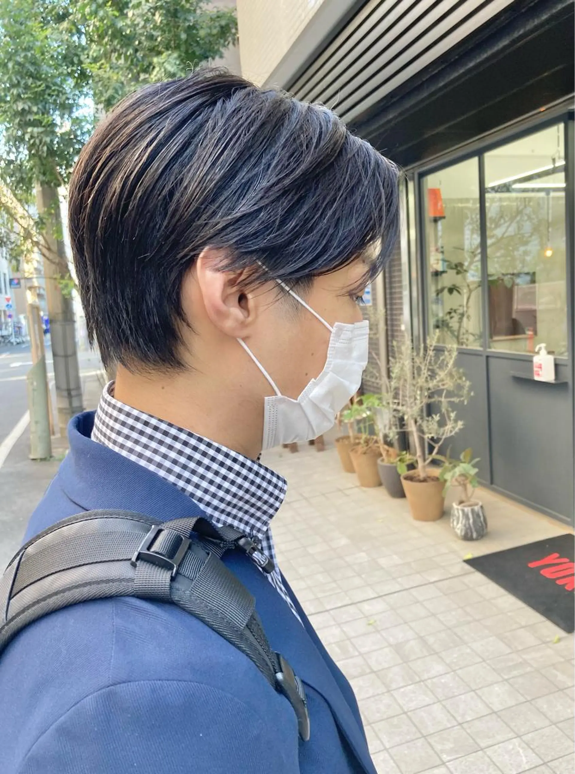 ショート メンズ センターパート メンズパーマ 刈り上げ カット 縮毛矯正 松岡 俊輔のヘアスタイル