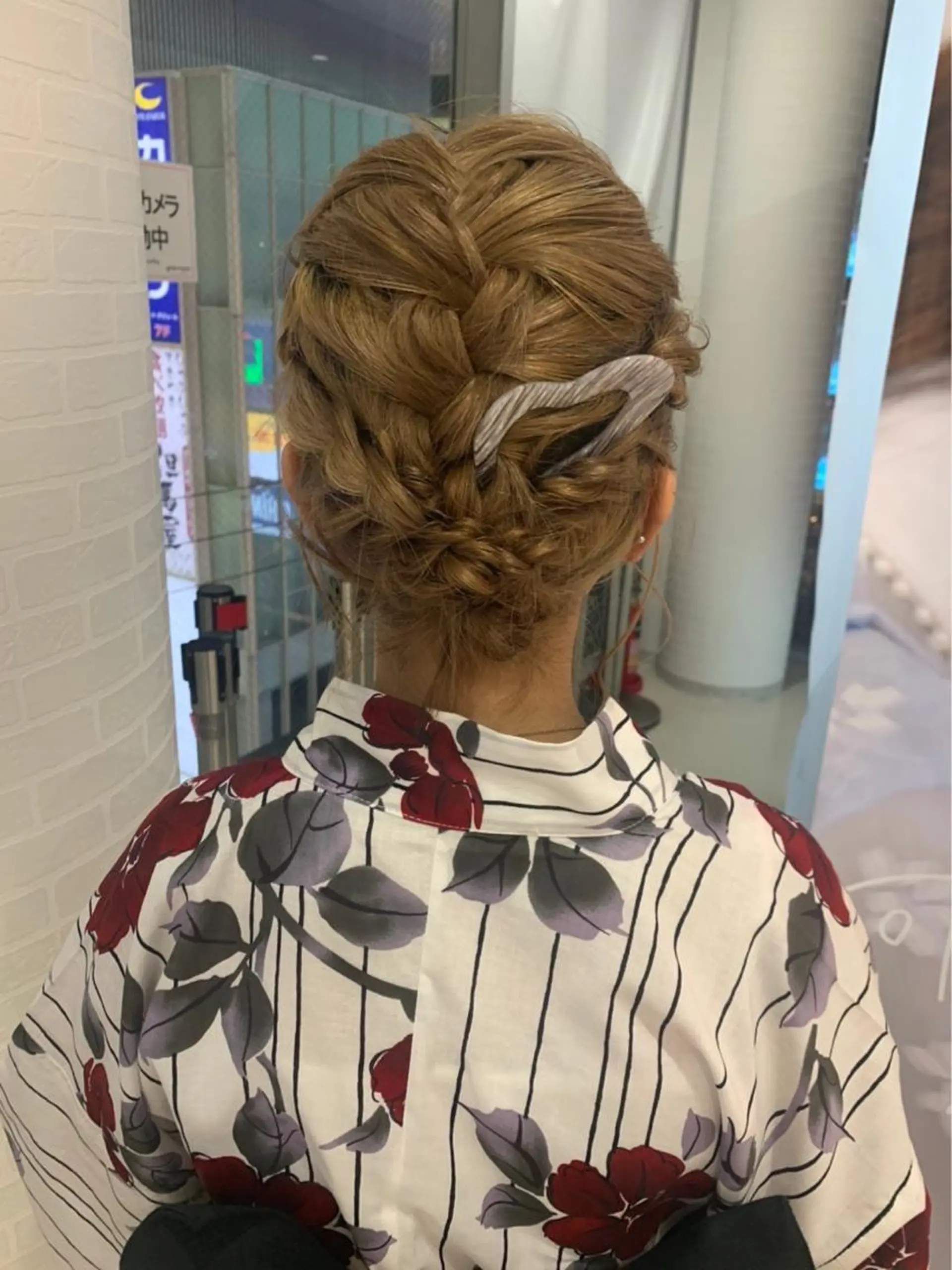 ヘアアレンジ 暖色/艶カラー/ エクステ/ユリヤのヘアスタイル