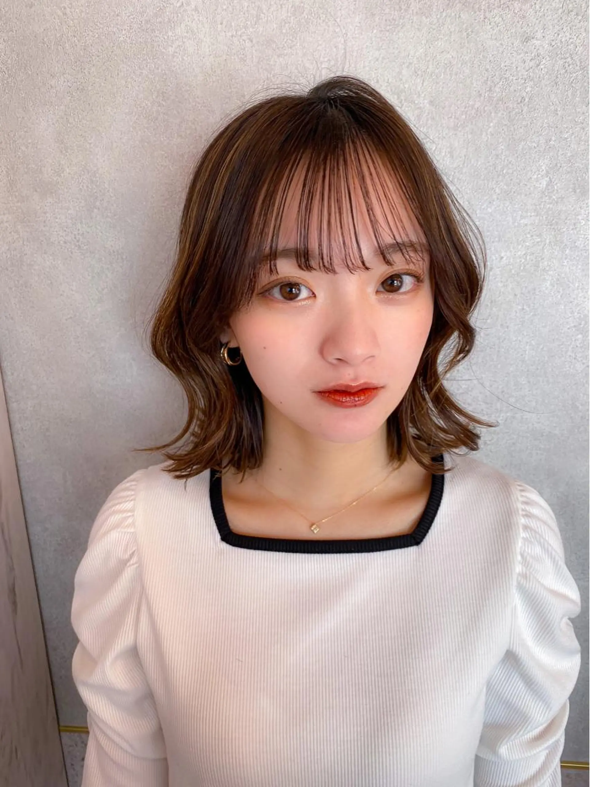 ミディアム カラー シールエクステ ミディアムパーマ バレイヤージュ ブリーチ ケアブリーチ カット ヘアカラー トリートメント 新宿/韓国風レイヤー 髪質改善/渋谷直樹のヘアスタイル