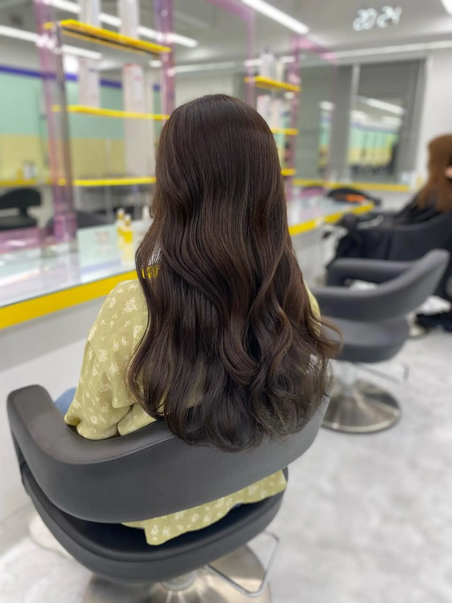 セミロング カラー パーマ ヘアアレンジ メンズ キッズ ネイル マツエク・マツパ アイブロウ メンズブリーチ ブリーチ ブラウンカラー ミルクティーブラウン ブリーチなしカラー ヘアカラー Lumo所属・💖横浜ブリーチなし 💖MIHOのヘアスタイル