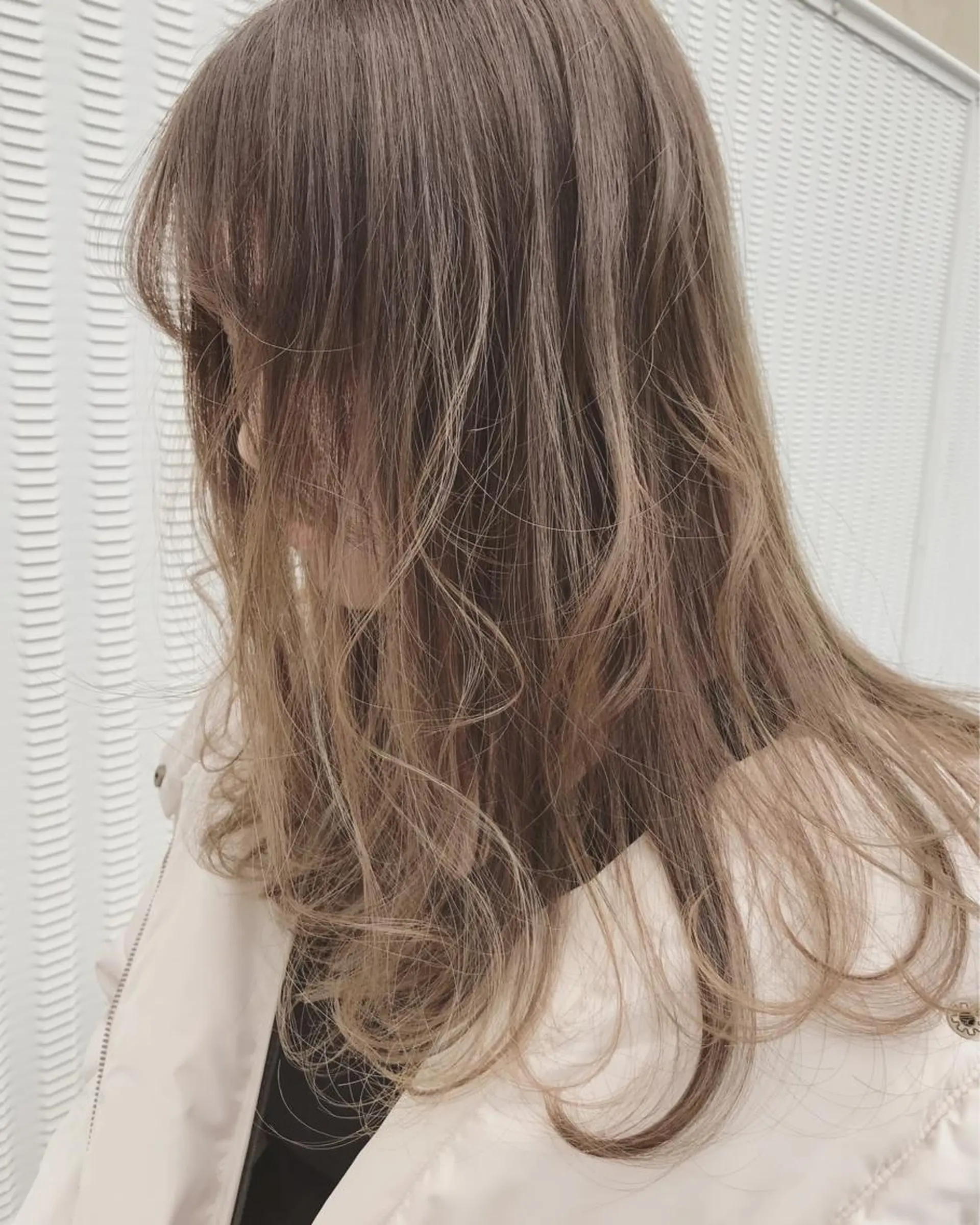 ミディアム カラー ベージュカラー Musiiik hairのヘアスタイル