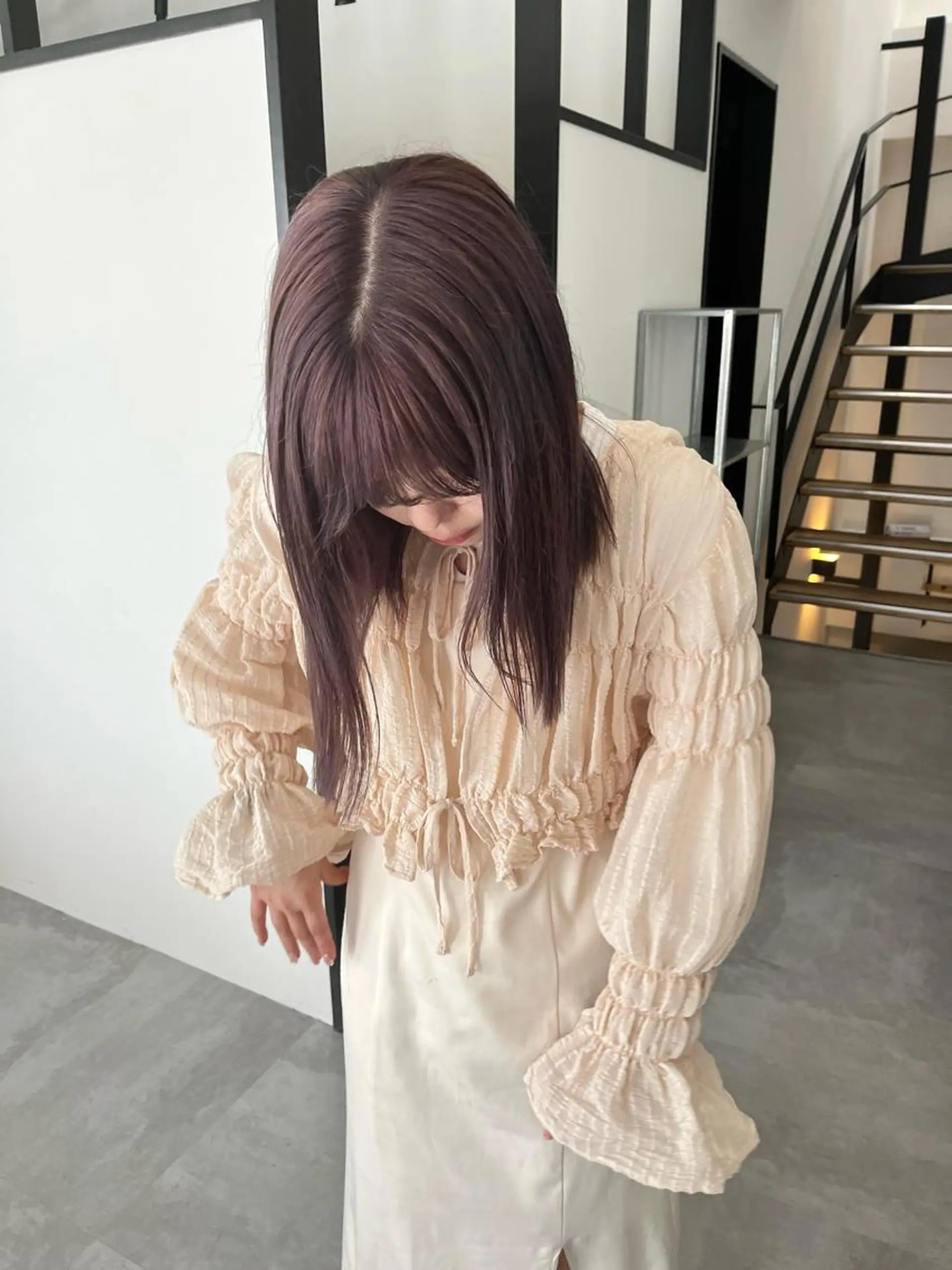 ロング Juri 暖色/ツヤ感カラーのヘアスタイル