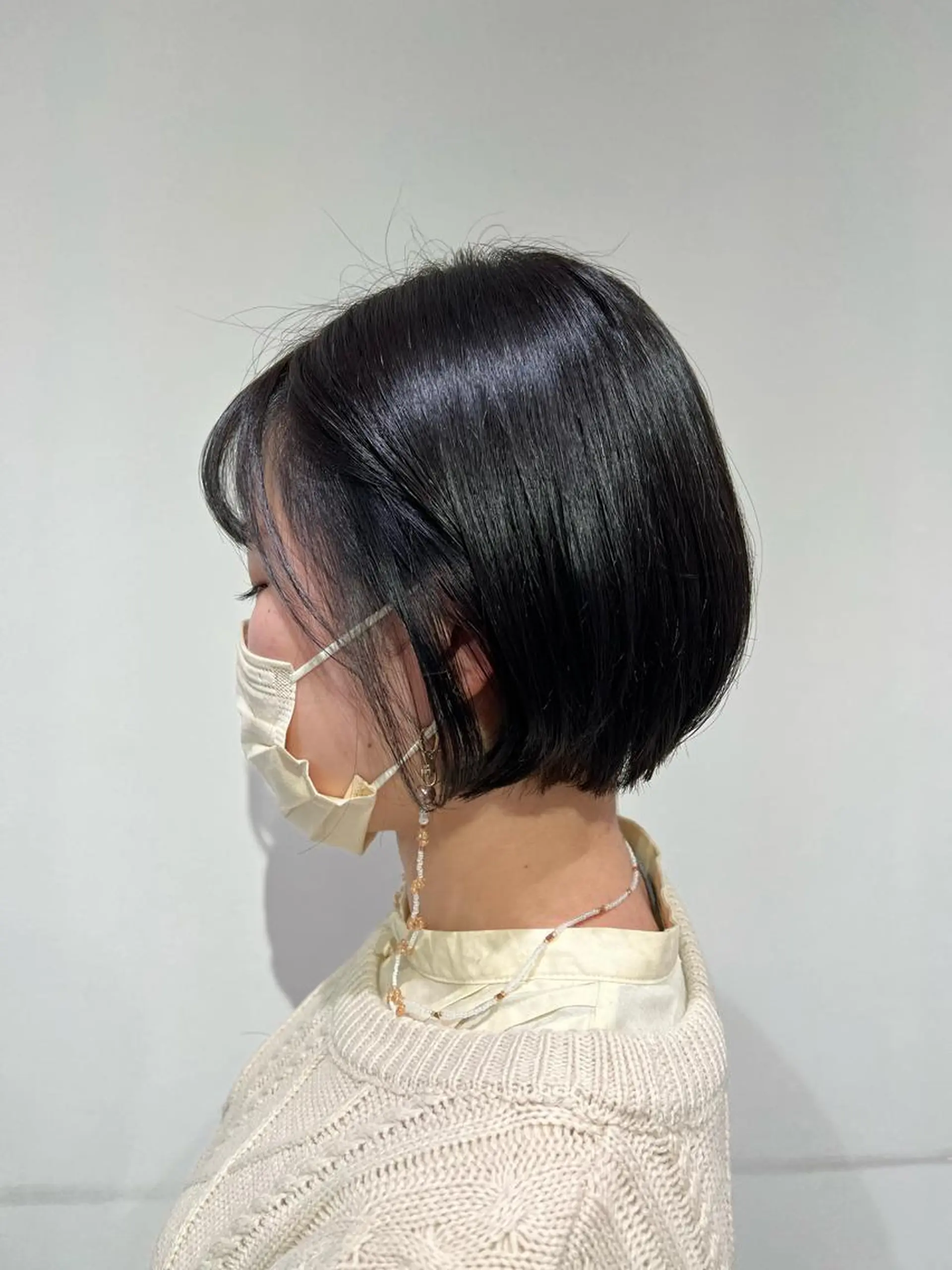 ミディアム カラー 黒髪 ブルーカラー ブルーブラック 透明感カラー 暖色カラー💜 中山由梨のヘアスタイル
