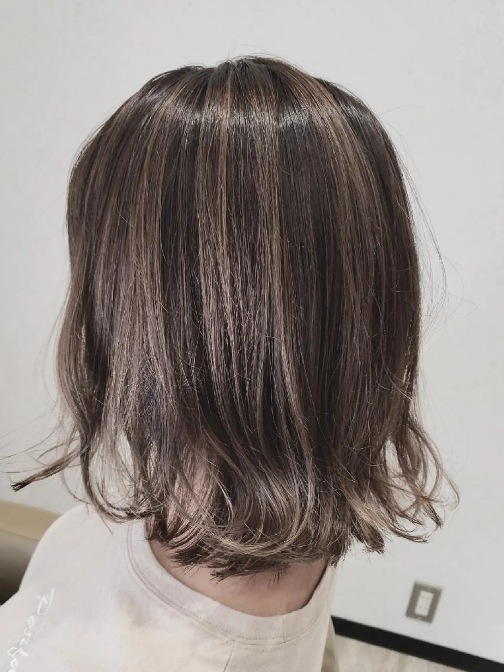 ミディアム カラー ベージュカラー 透明感カラー ハイライトカラー ハイライト ma cherie 三浦直美のヘアスタイル