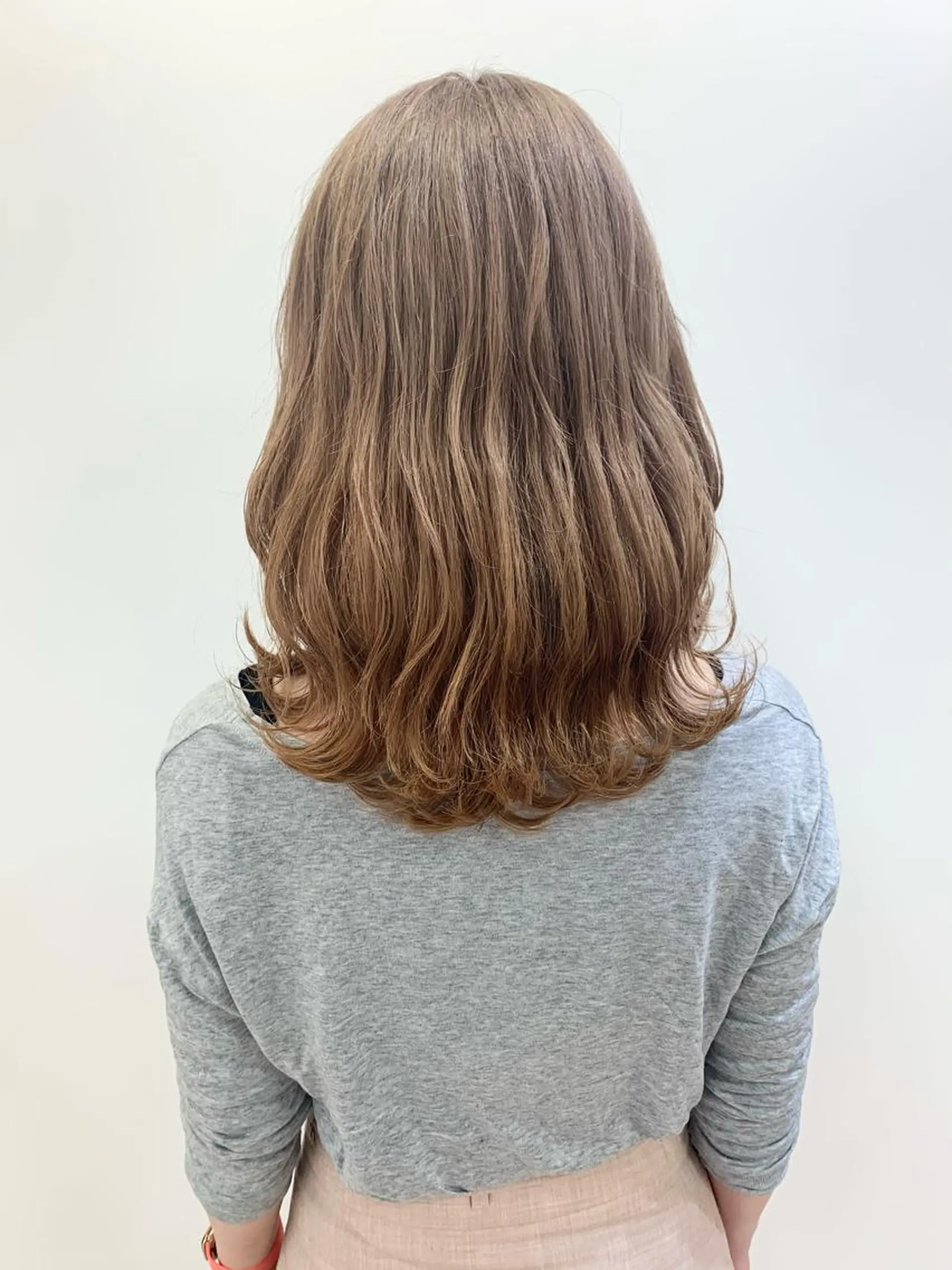 ミディアム 栄永 涼のヘアスタイル