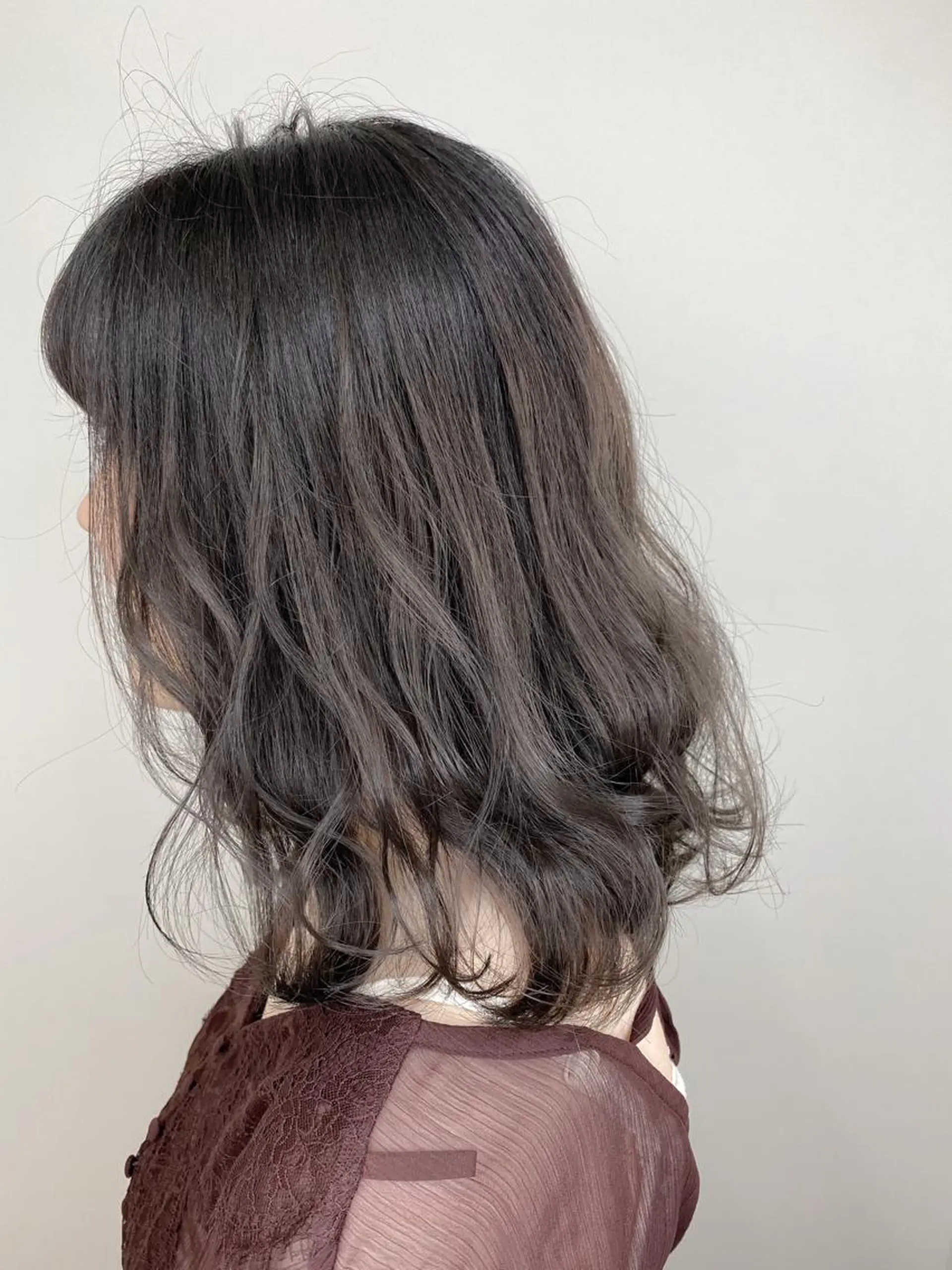 セミロング カラー バレイヤージュ エドルカラー シルバー レイヤーカット eclair.髪質改善&トリートメント所属・【艶髪、透明感】西村 有司のヘアスタイル