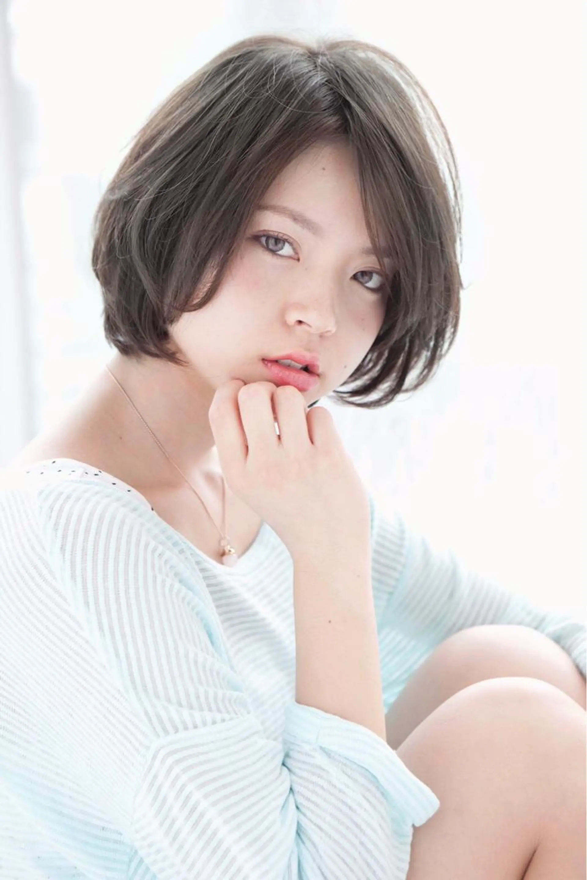 ショート カラー ぱつっとボブ/ 小野あかねのヘアスタイル