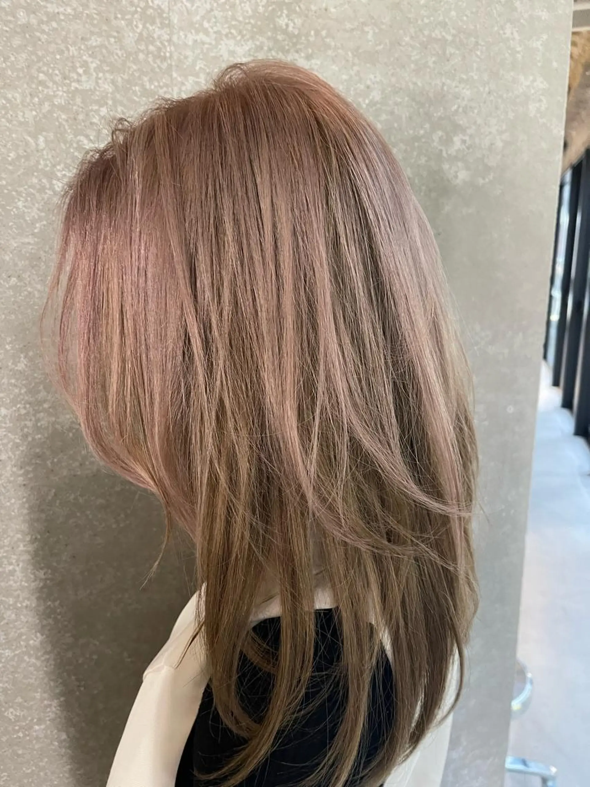 セミロング カット ヘアカラー fil横浜店長パーマ ブリーチ特化TOMOのヘアスタイル