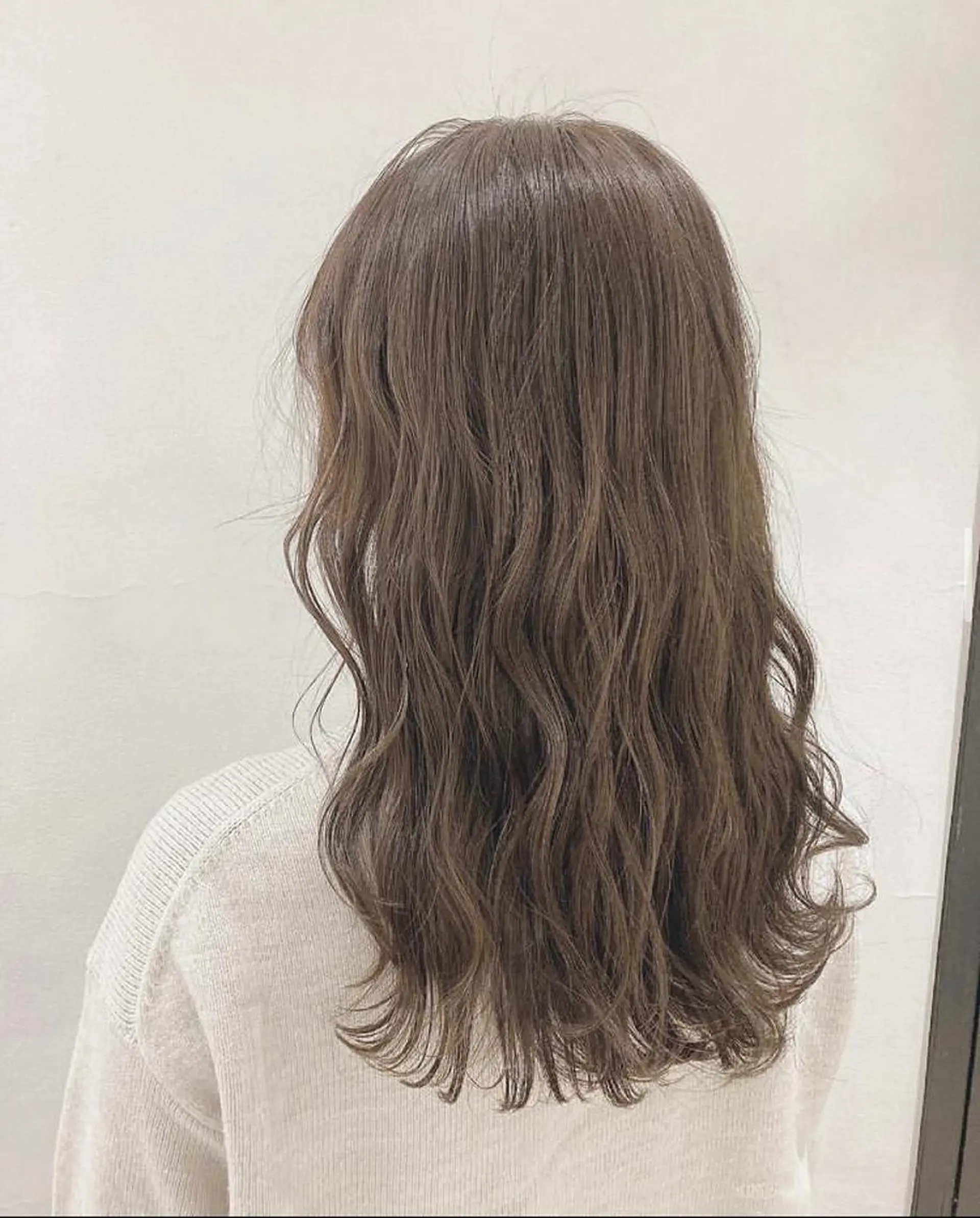 ロング カラー ヘアアレンジ グレージュ 顔周りカット 髪質改善 レイヤーカット エグチ アキラのヘアスタイル