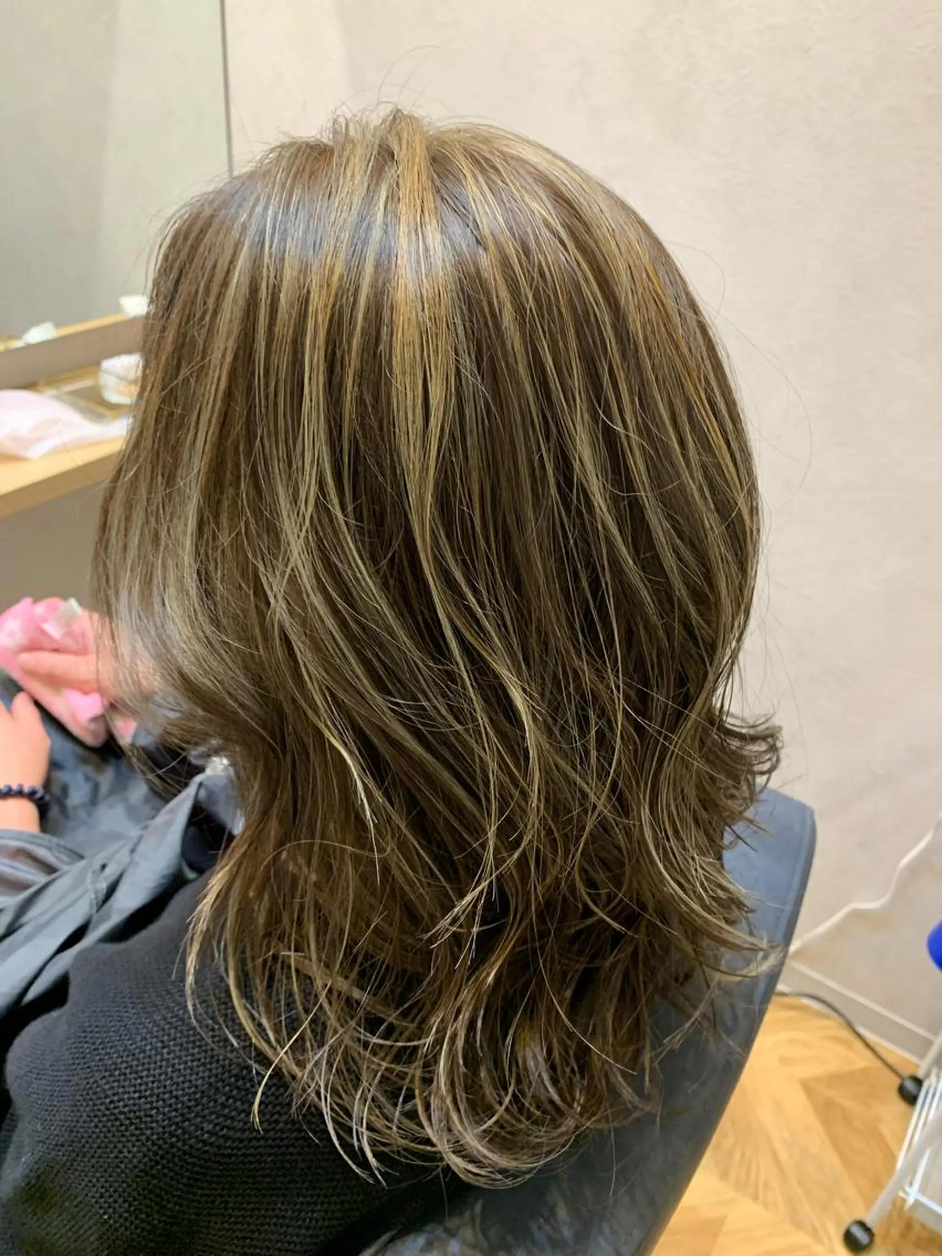 セミロング ヘアカラー newiネウィ _naoのヘアスタイル